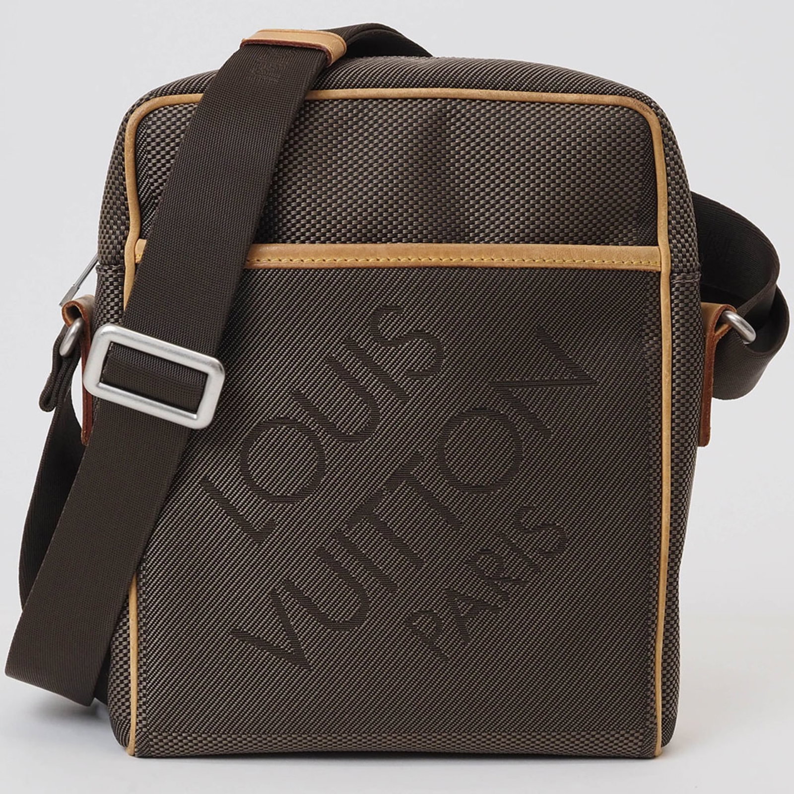 Vuitton Louis Damier Geant Shoulder Bag: Vuitton Louis Damier Geant Shoulder Bag The Louis Vuitton Louis Damier Geant Shoulder Bag is a stylish and functional accessory, featuring the iconic Damier Geant pattern and a spacious open pocket