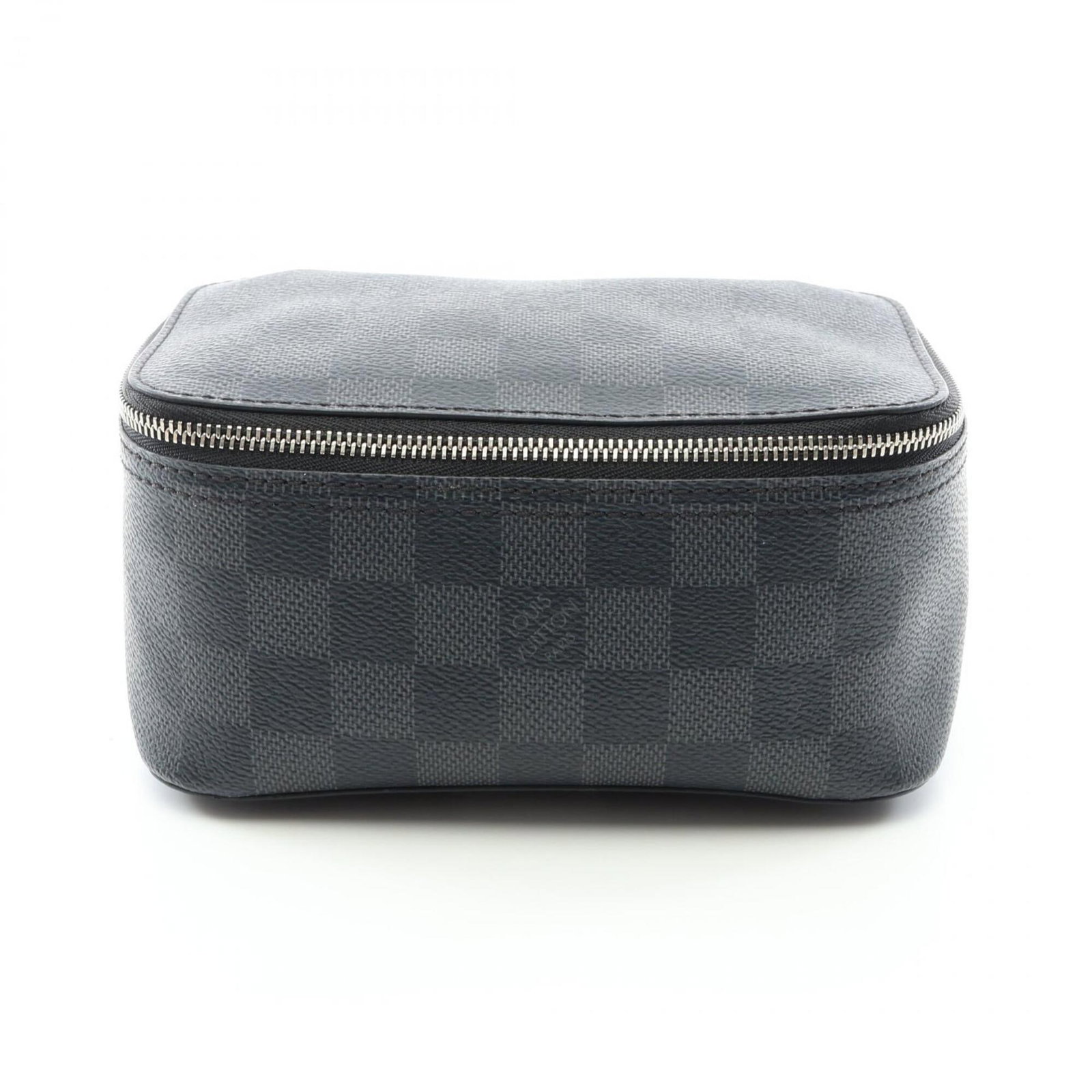 Damier Graphite Leather Pouch Handbag Louis Vuitton: Damier Graphite Leather Pouch Handbag Louis Vuitton Damier Graphite Leather Pouch Handbag Louis Vuitton is made from Damier Graphite, Leather, and PVC. Measuring 8.5cm x 17cm, it features a