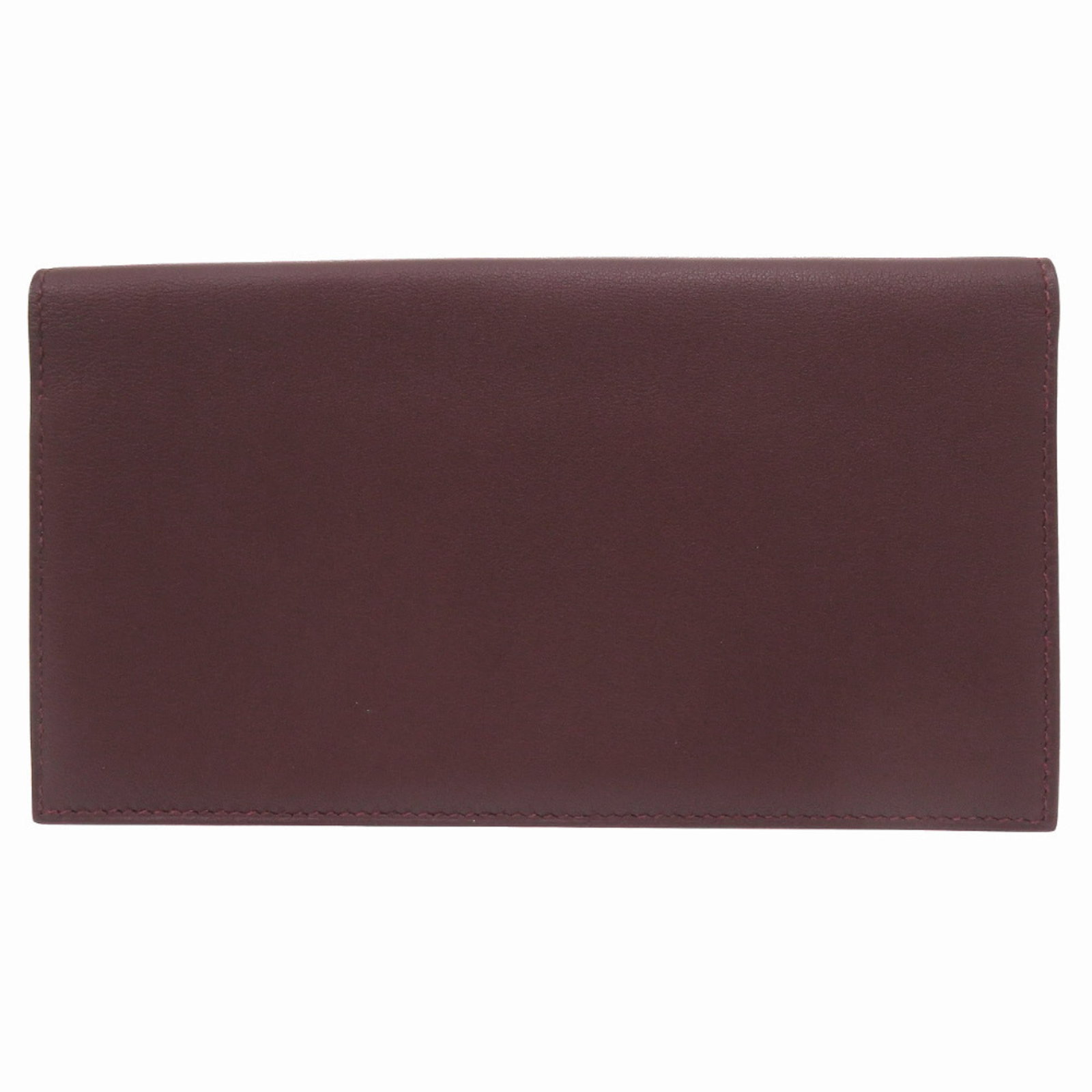 Swift Leather Bi Fold Hermes Wallet: Swift Leather Bi Fold Hermes Wallet Swift Leather Bi Fold Wallet from Hermes, crafted from high-quality Swift leather, features a classic bi-fold design with a subtle Prune color. Measuring 9.5cm x