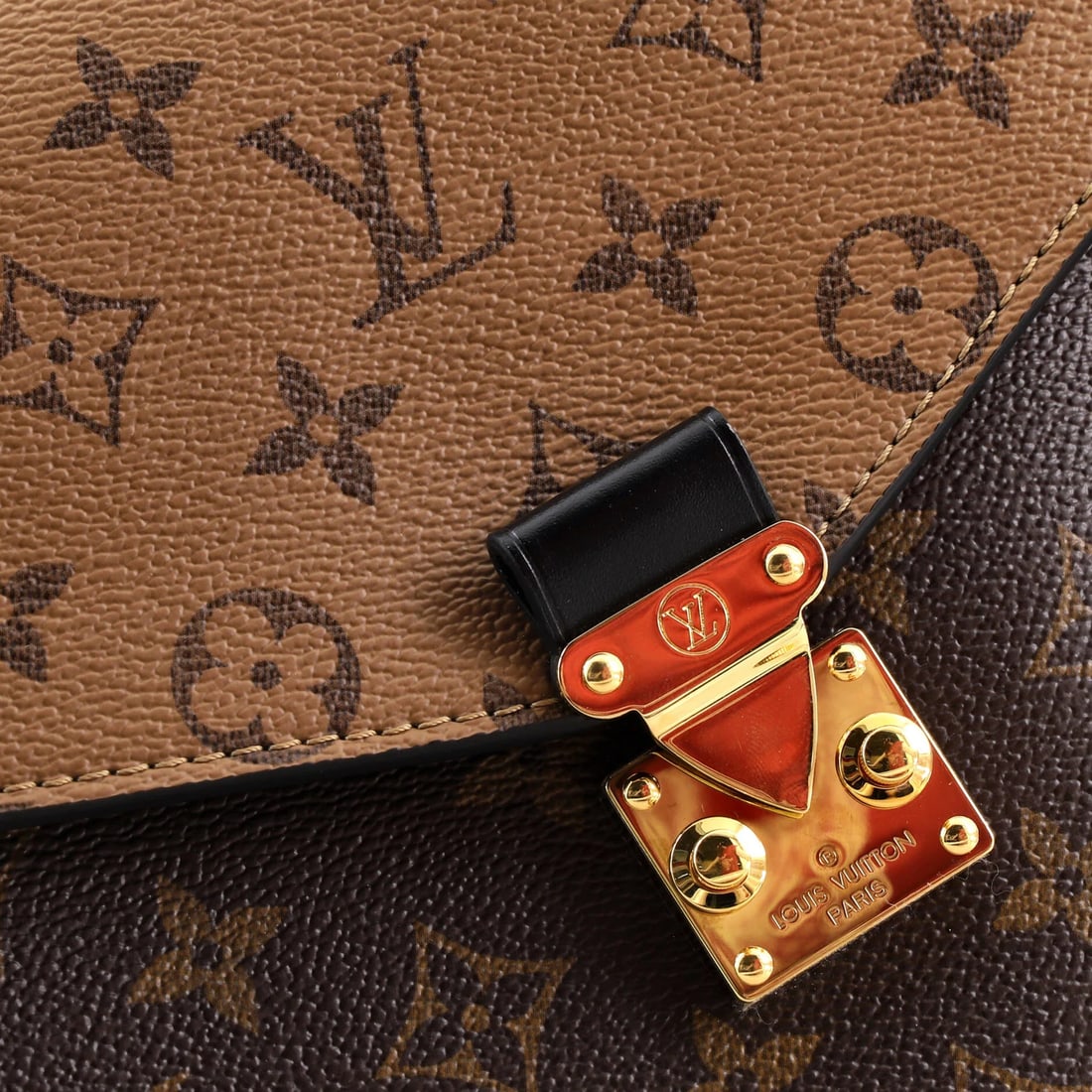 Monogram Reverse Canvas Pochette Louis Vuitton - 8