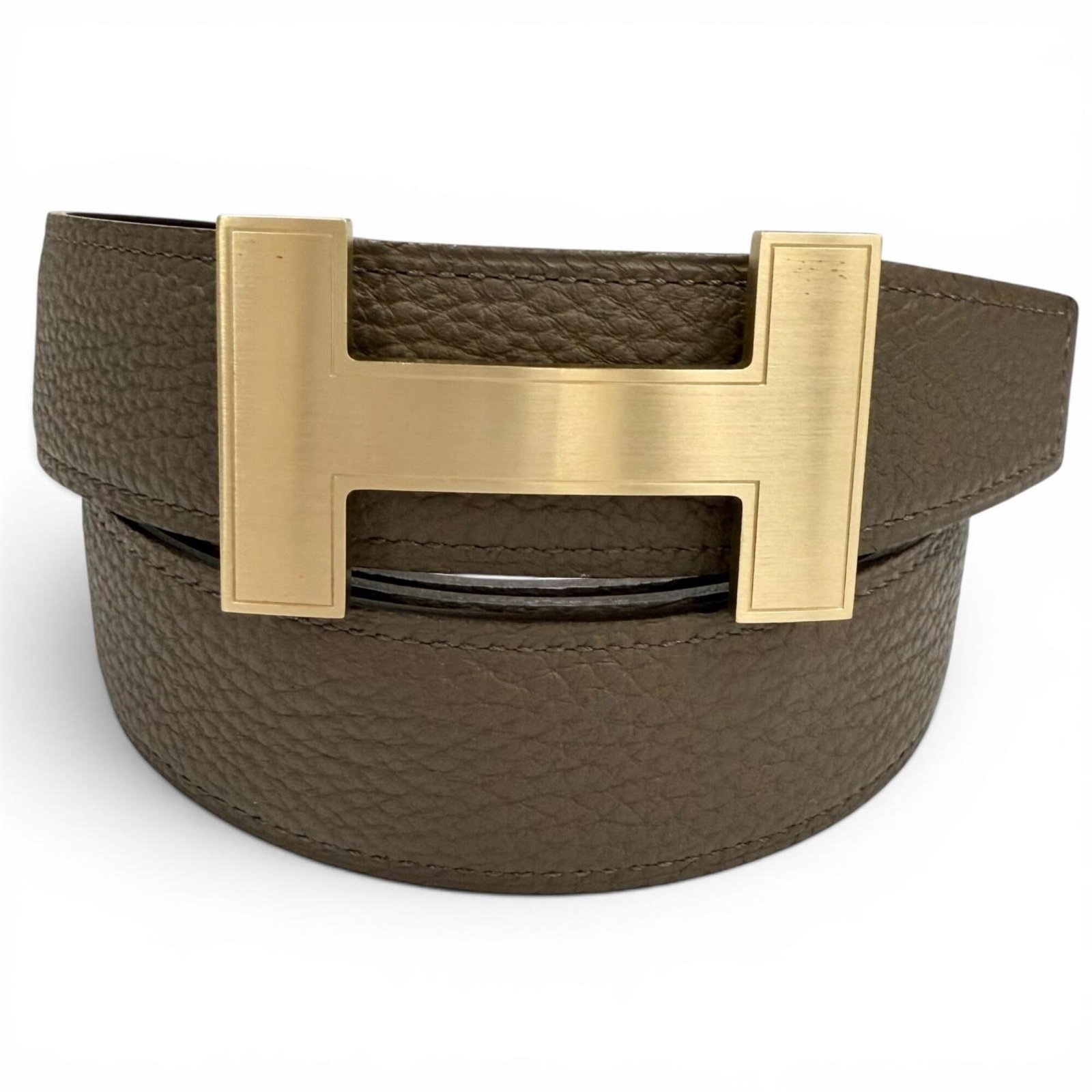 Hermes Standard Belt: Hermes Standard Belt Box calf leather and Togo leather combine in this classic standard belt from Hermes, available in black and khaki. Measuring 112cm - 117cm, it's designed to fit a range of waist