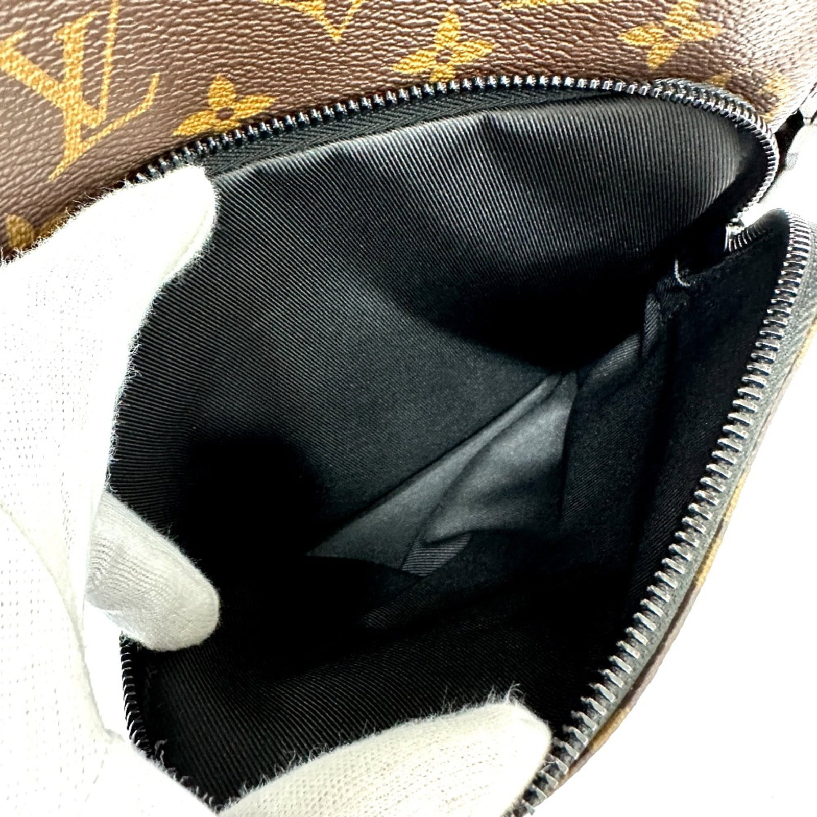Louis Vuitton - 13