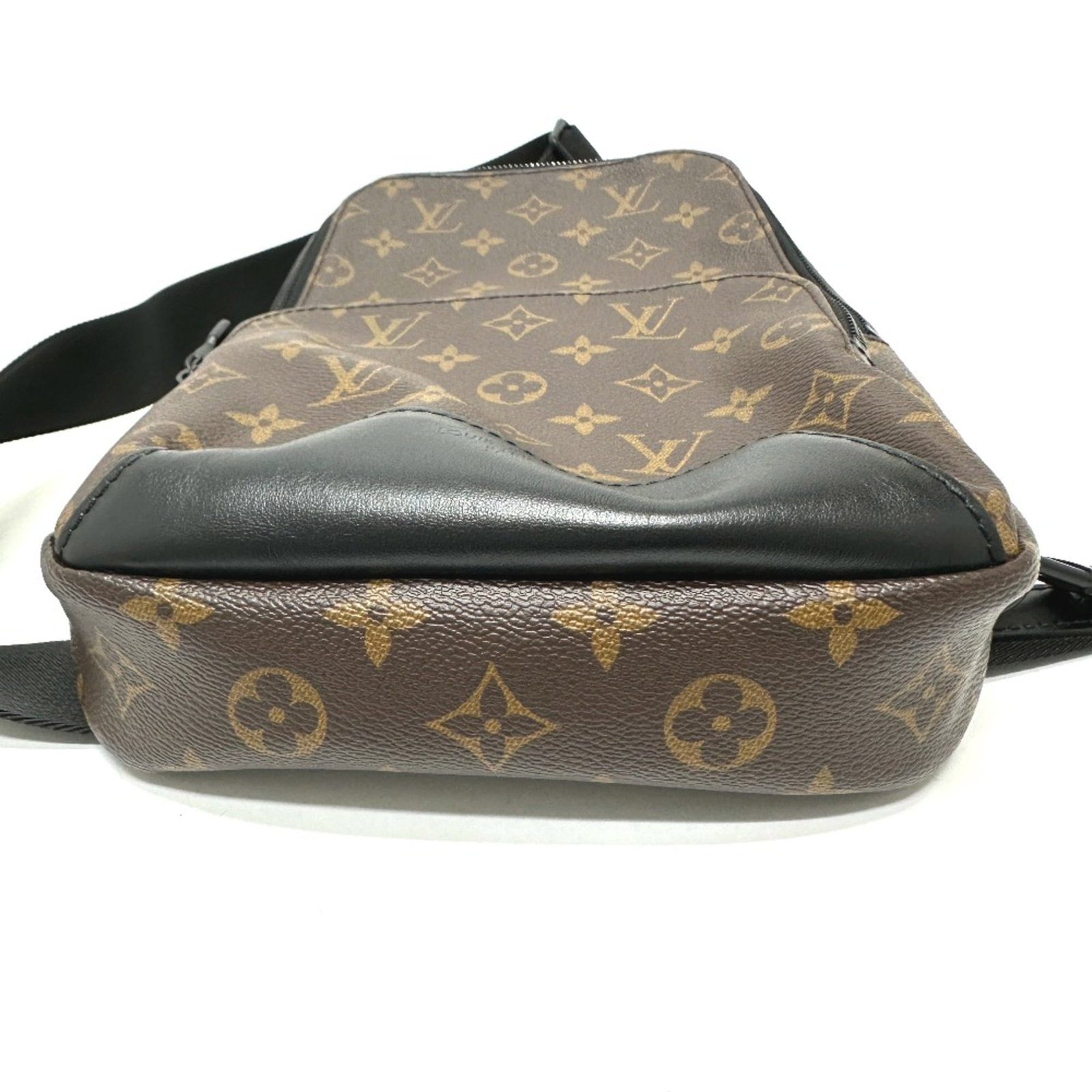 Louis Vuitton - 3