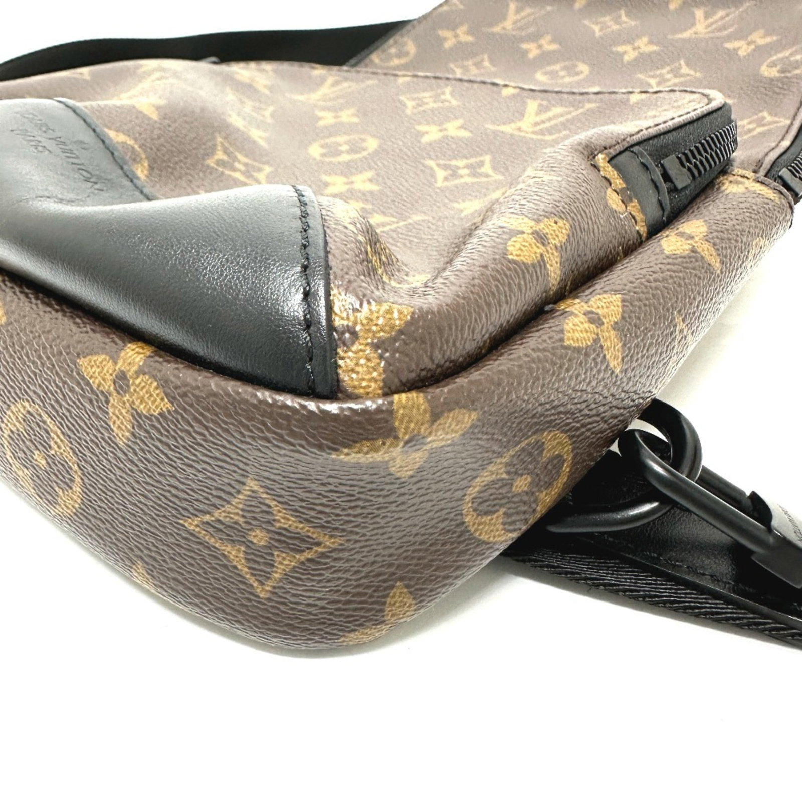 Louis Vuitton - 4