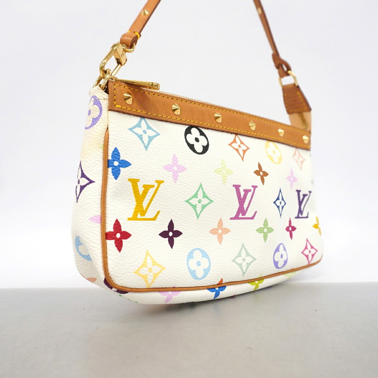 Louis Vuitton Pouch - 2