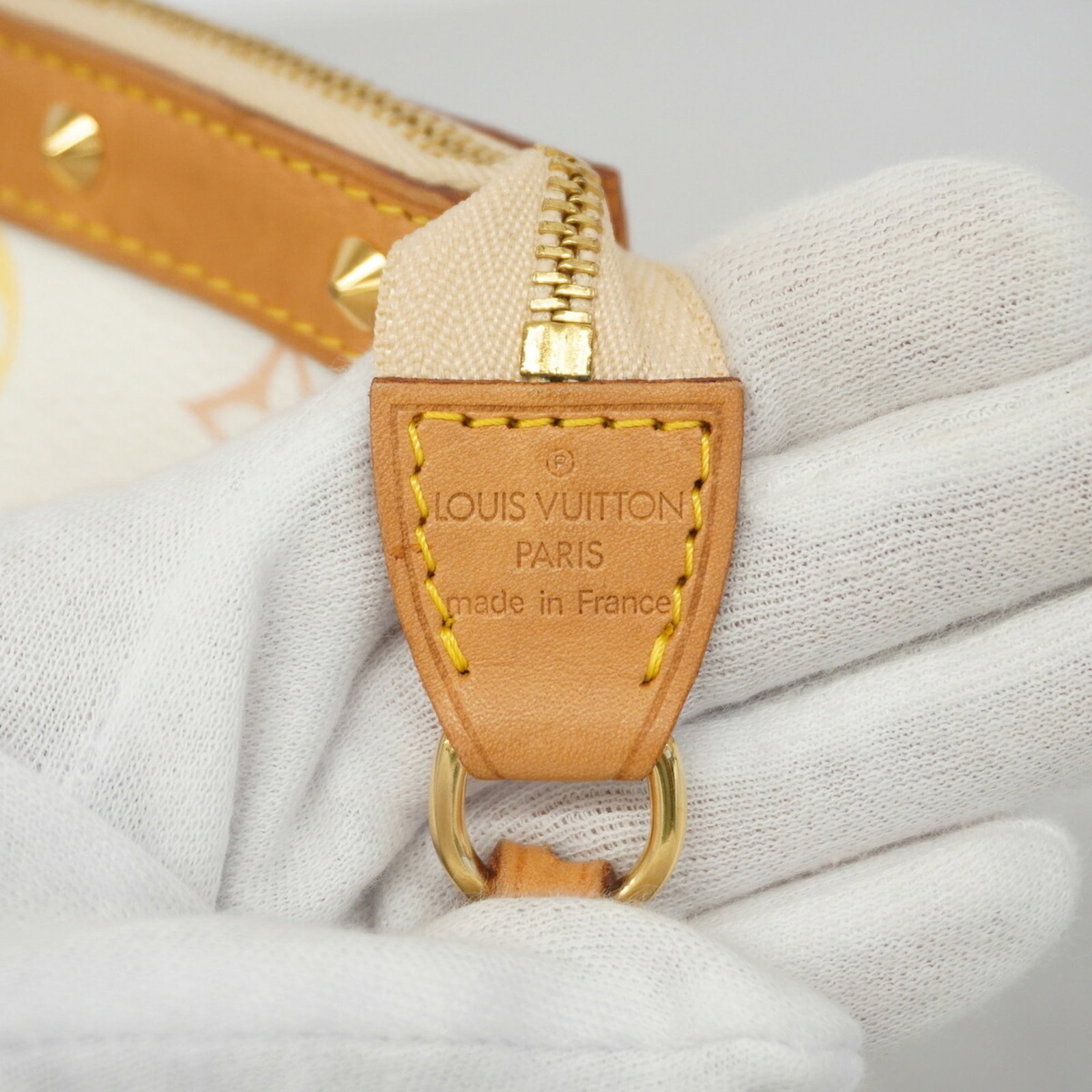 Louis Vuitton Pouch - 8