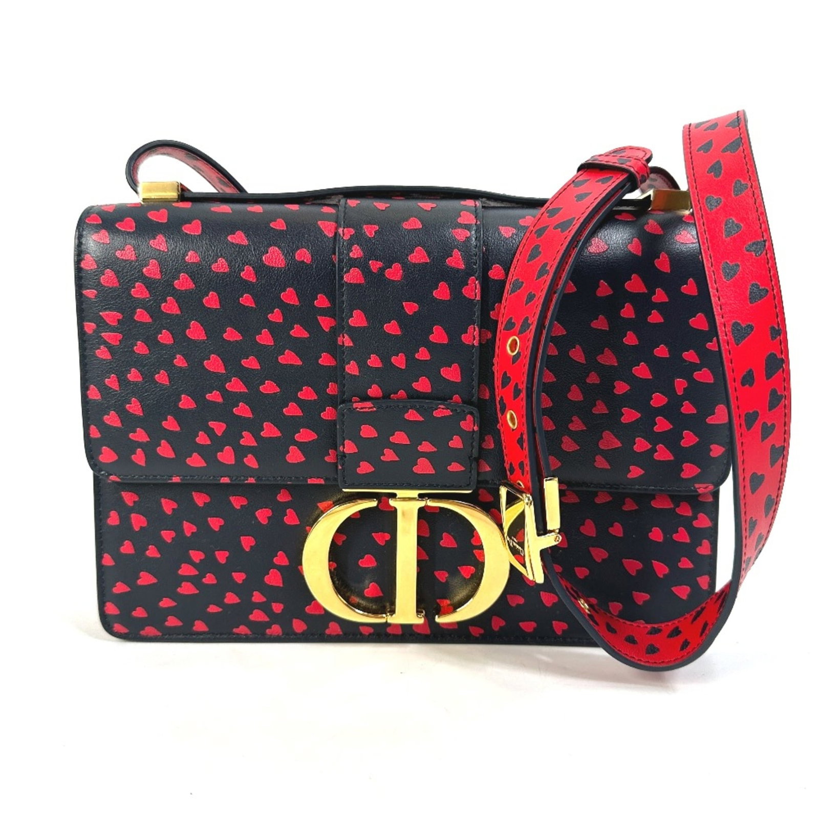 Shoulder Bag Leather Christian Dior: Shoulder Bag Leather Christian Dior Black leather shoulder bag from Christian Dior, featuring a classic design with clean lines and a timeless silhouette. Measuring 23cm x 16cm x 6cm, this bag boasts 