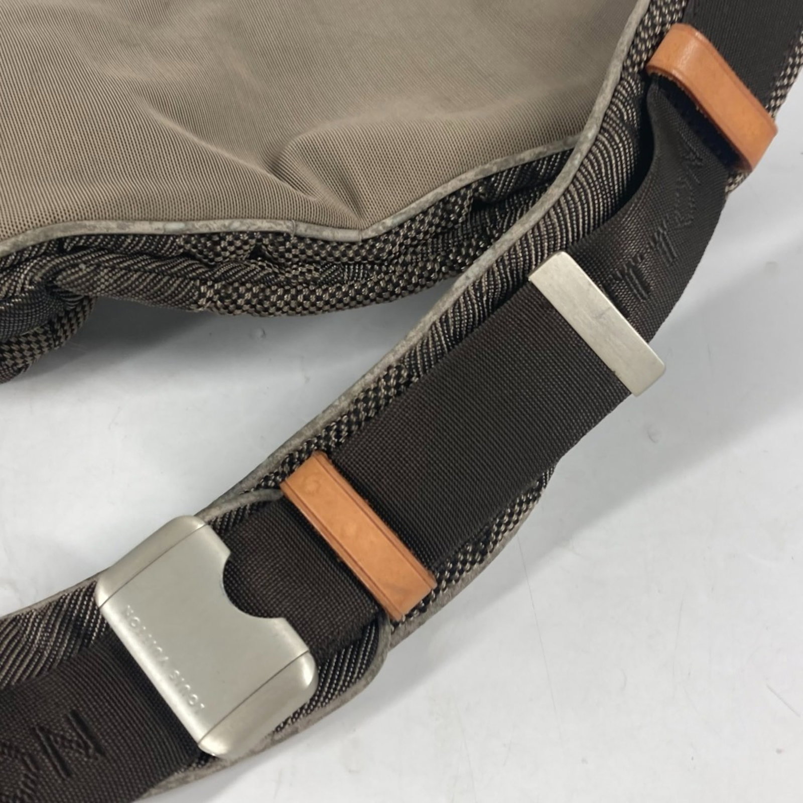 Damier Geant Louis Vuitton Sling - 14