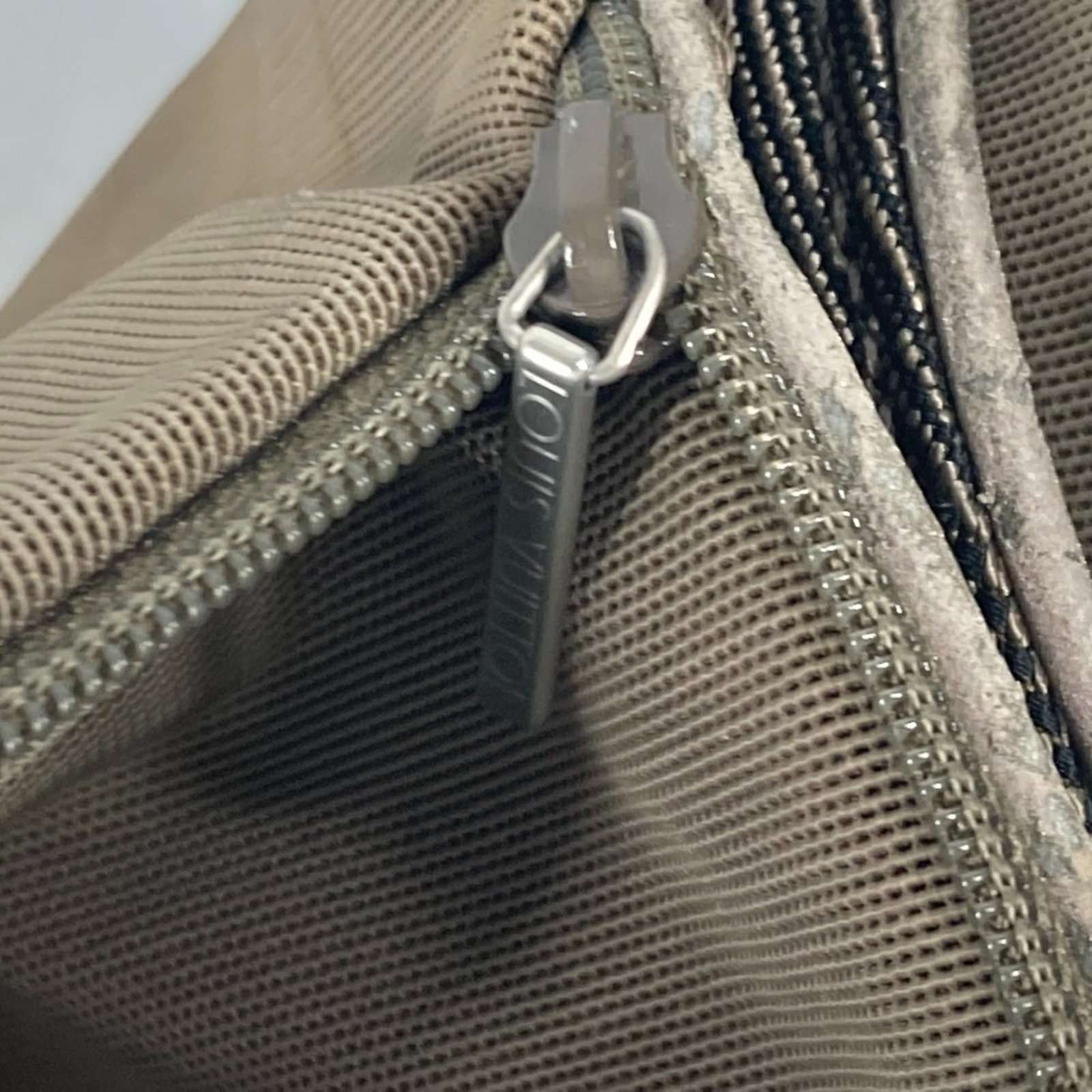 Damier Geant Louis Vuitton Sling - 9