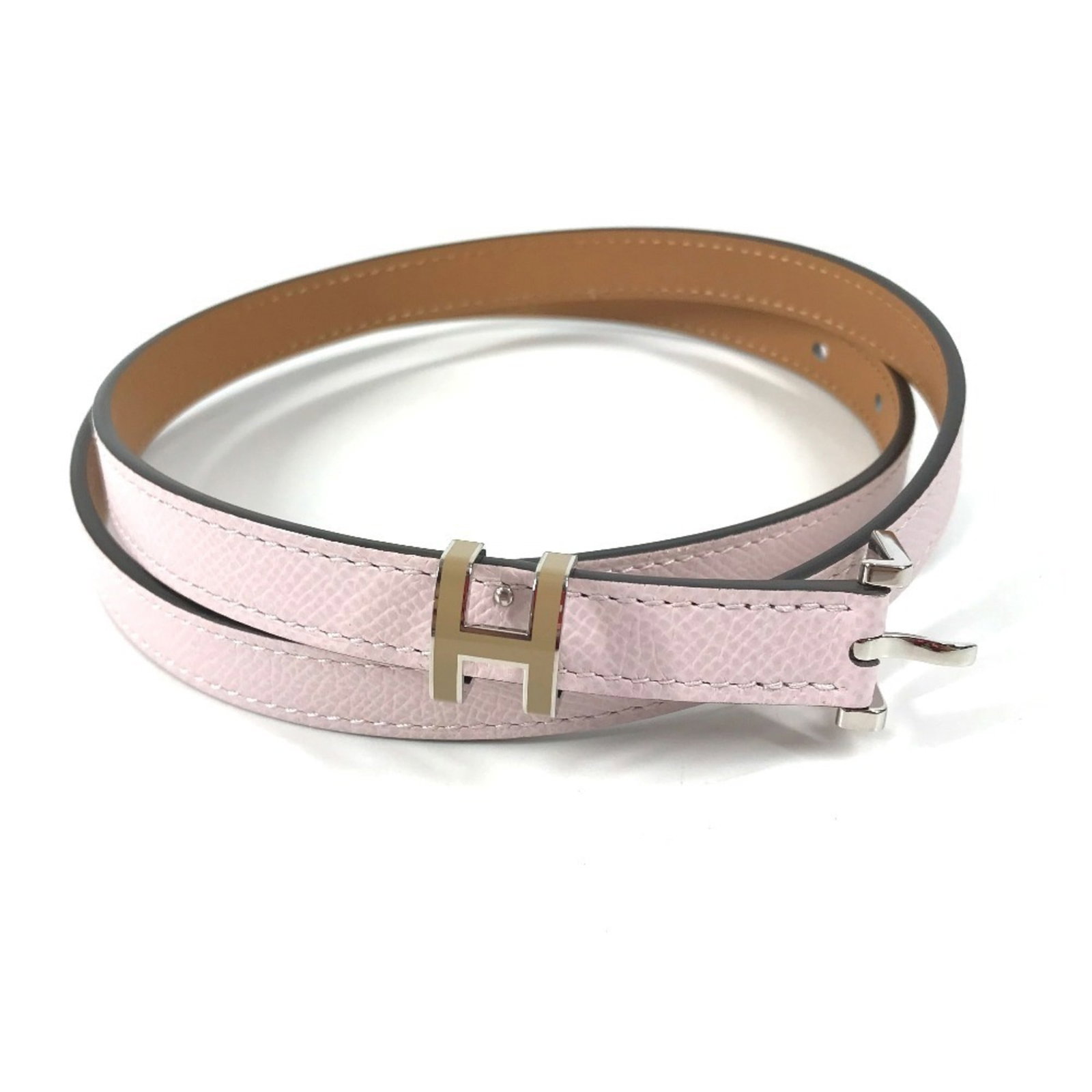 Hermes Standard Belt: Hermes Standard Belt Made from high-quality leather, this pink Hermes standard belt boasts a sleek design with a subtle width of 1.4cm. Measuring 76cm-81cm in length, it offers a versatile fit for