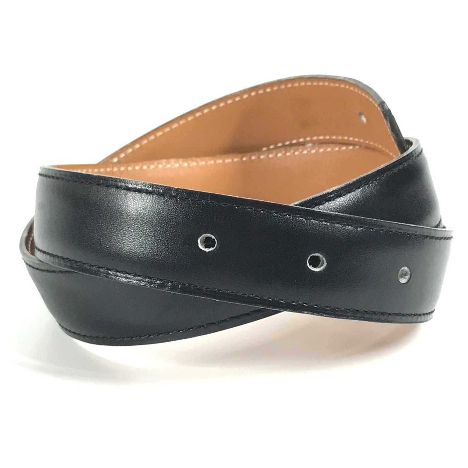 Hermes Standard Belt: Hermes Standard Belt Black leather standard belt from Hermes, measuring 74.5cm in length. Made from high-quality leather, this classic belt is a timeless accessory for everyday wear. Its sleek design