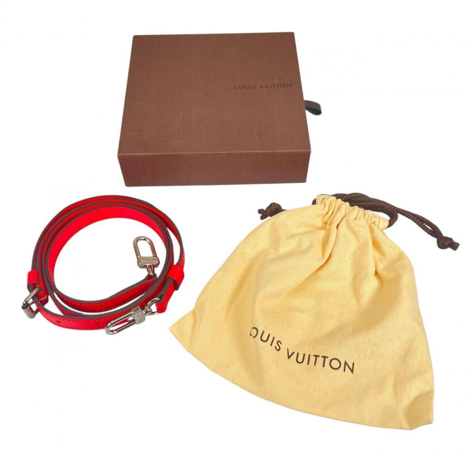 Standard belt by Louis Vuitton: Standard belt by Louis Vuitton Standard belt by Louis Vuitton, crafted from high-quality leather, features a sleek 120cm design with a slim 1.5cm width. The item comes with a luxurious box and dust