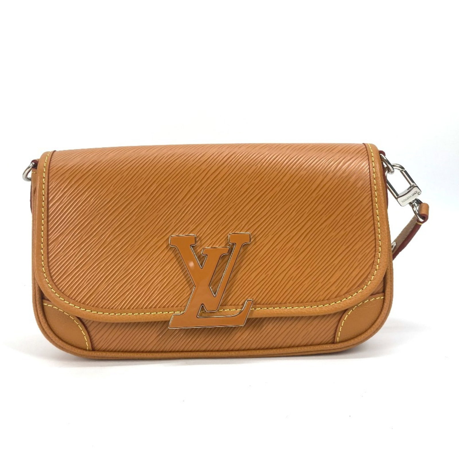 Louis Vuitton Pochette Shoulder Bag Epi Leather: Louis Vuitton Pochette Shoulder Bag Epi Leather Epi leather craftsmanship meets timeless elegance in this Louis Vuitton Pochette Shoulder Bag, featuring an open outer pocket and a classic design that