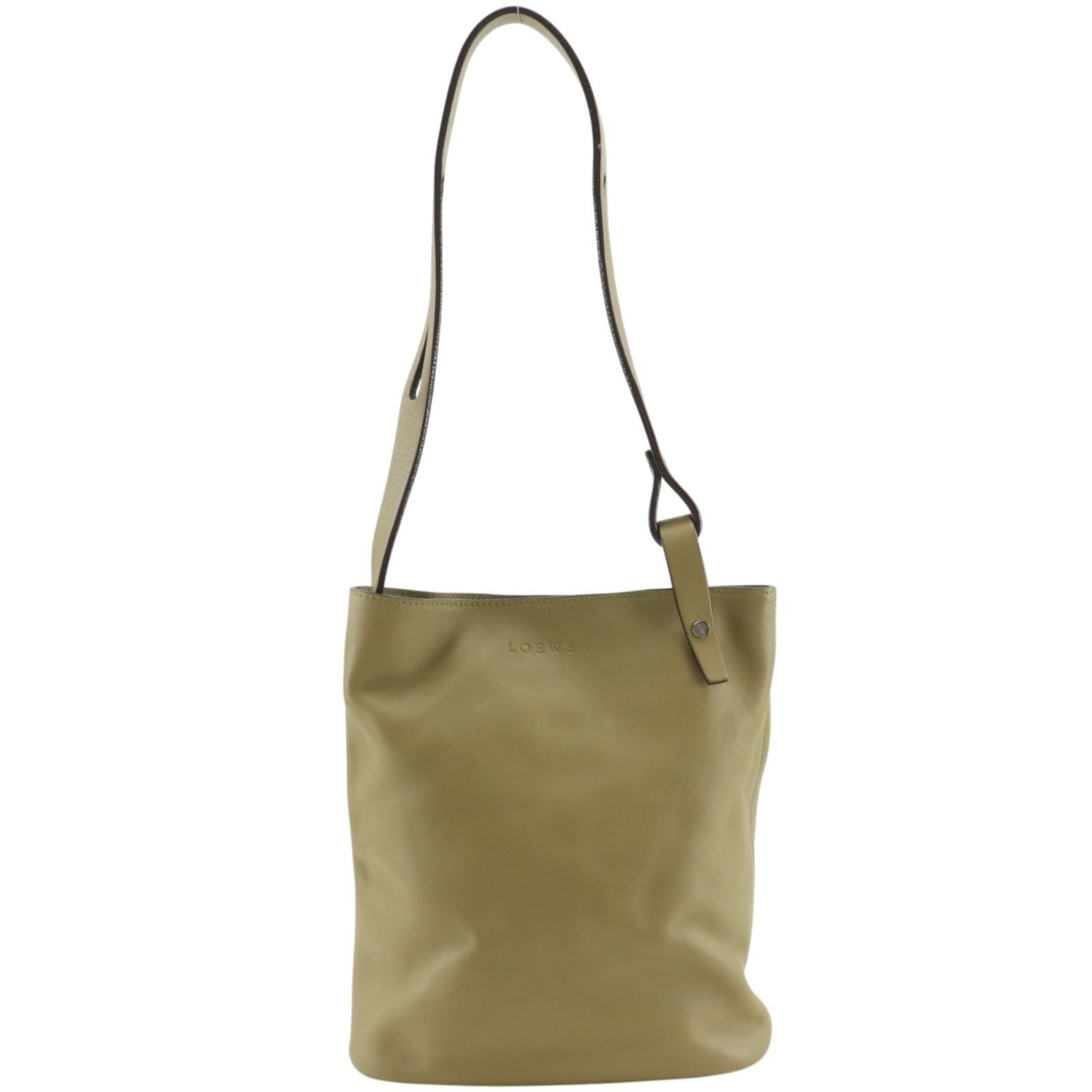 Shoulder Bag Leather: Shoulder Bag Leather Olive shoulder bag made from lambskin leather, featuring a zipper pocket and adjustable strap. Measuring 26cm x 21cm x 8.5cm, this bag weighs 380g and has a strap drop of 29cm.