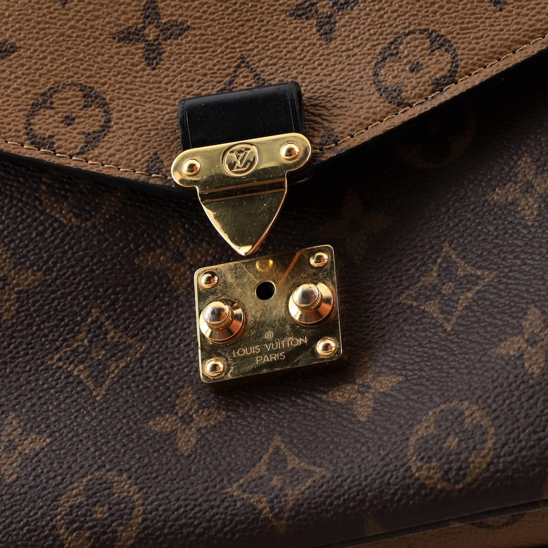 Monogram Reverse Canvas Pochette Louis Vuitton - 8