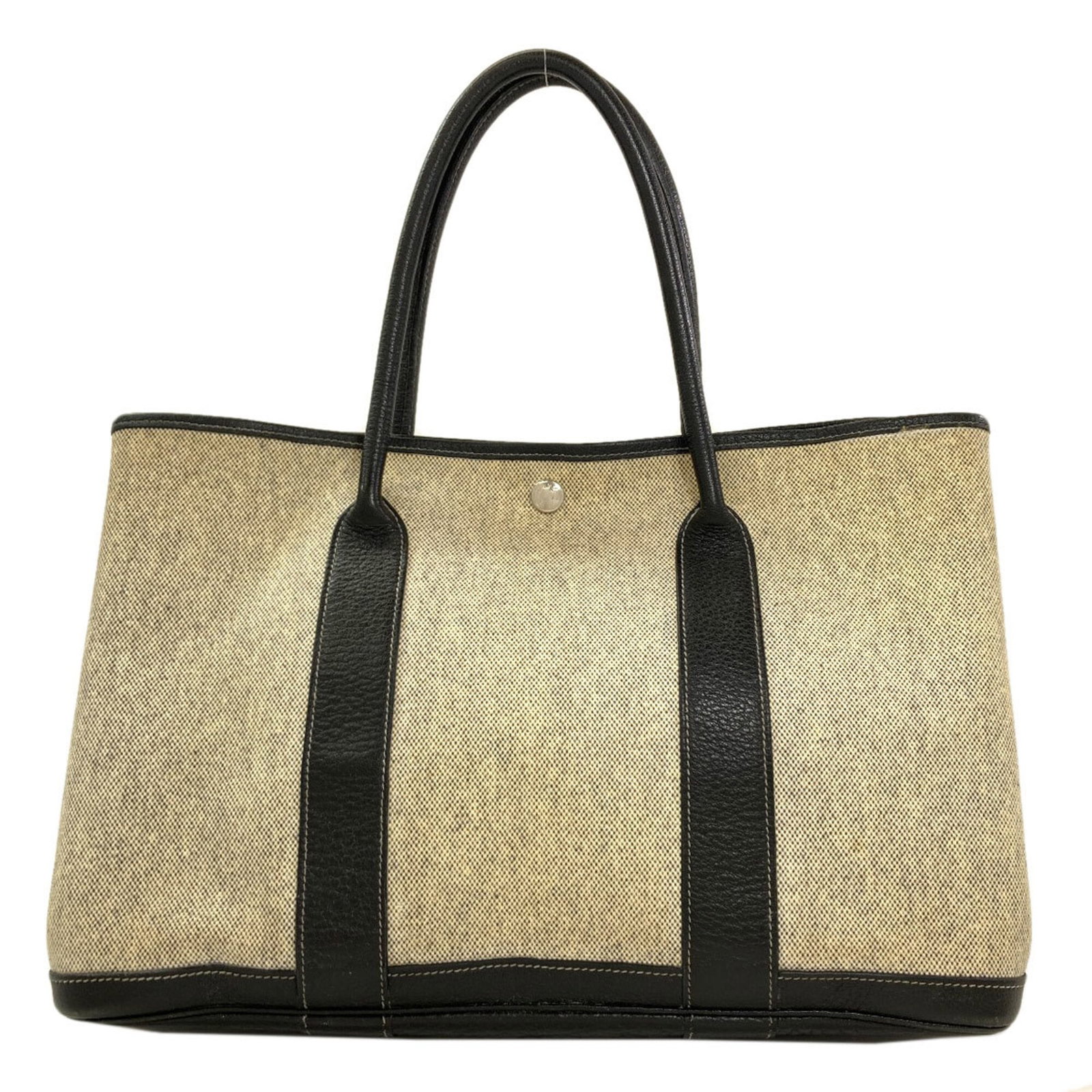 Handbag Hermes: Handbag Hermes Gray Garden Handbag from Hermes, measuring 25cm x 36cm x 17cm, features a 34cm long handle. This stylish handbag is a classic example of the Garden line, with its sleek design and sophi