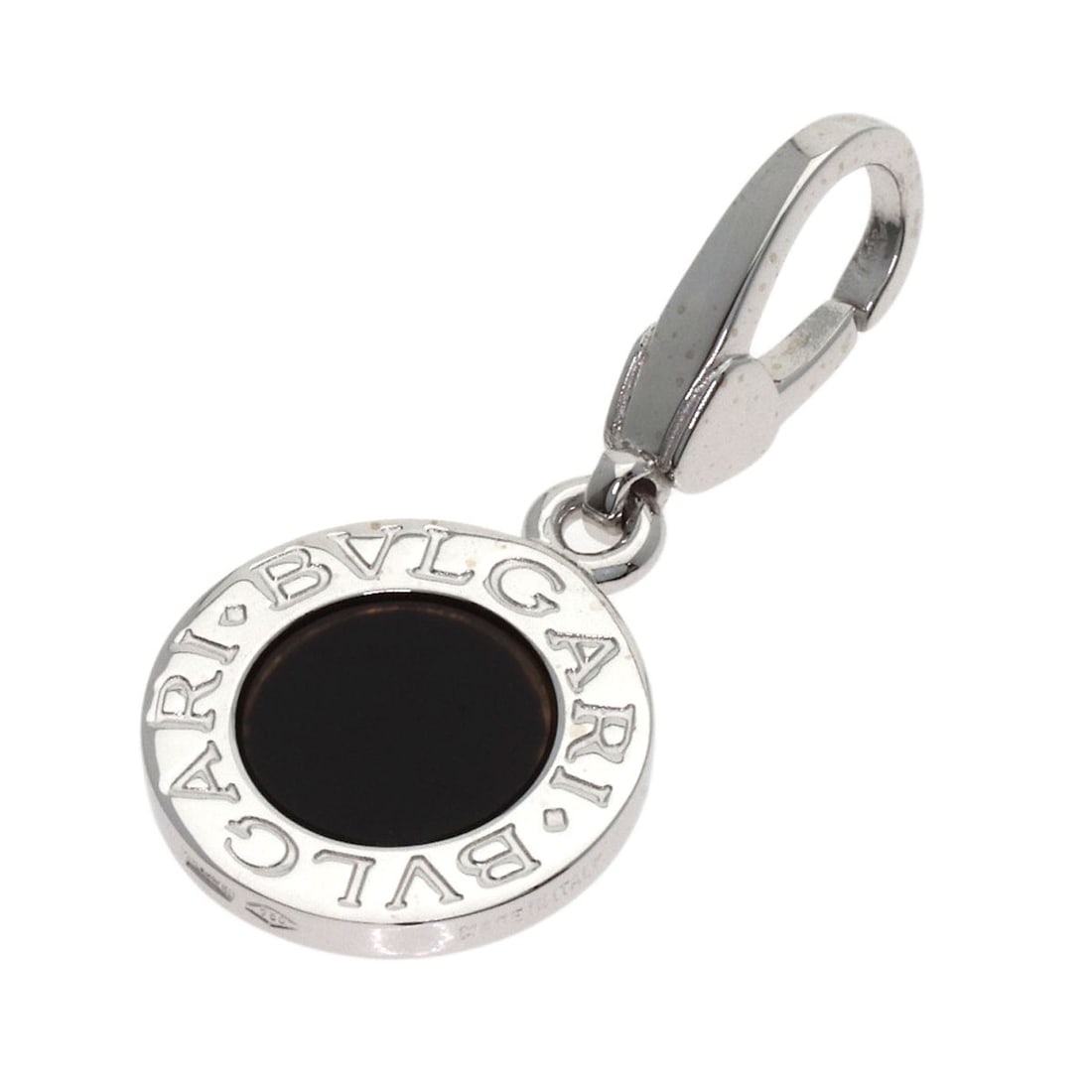 K18 White Gold Onyx Charm Pendant Bvlgari Top: K18 White Gold Onyx Charm Pendant Bvlgari Top K18 White Gold Onyx Charm Pendant Bvlgari Top is a luxurious piece featuring a silver metal exterior with a K18 white gold base, showcasing a striking ony