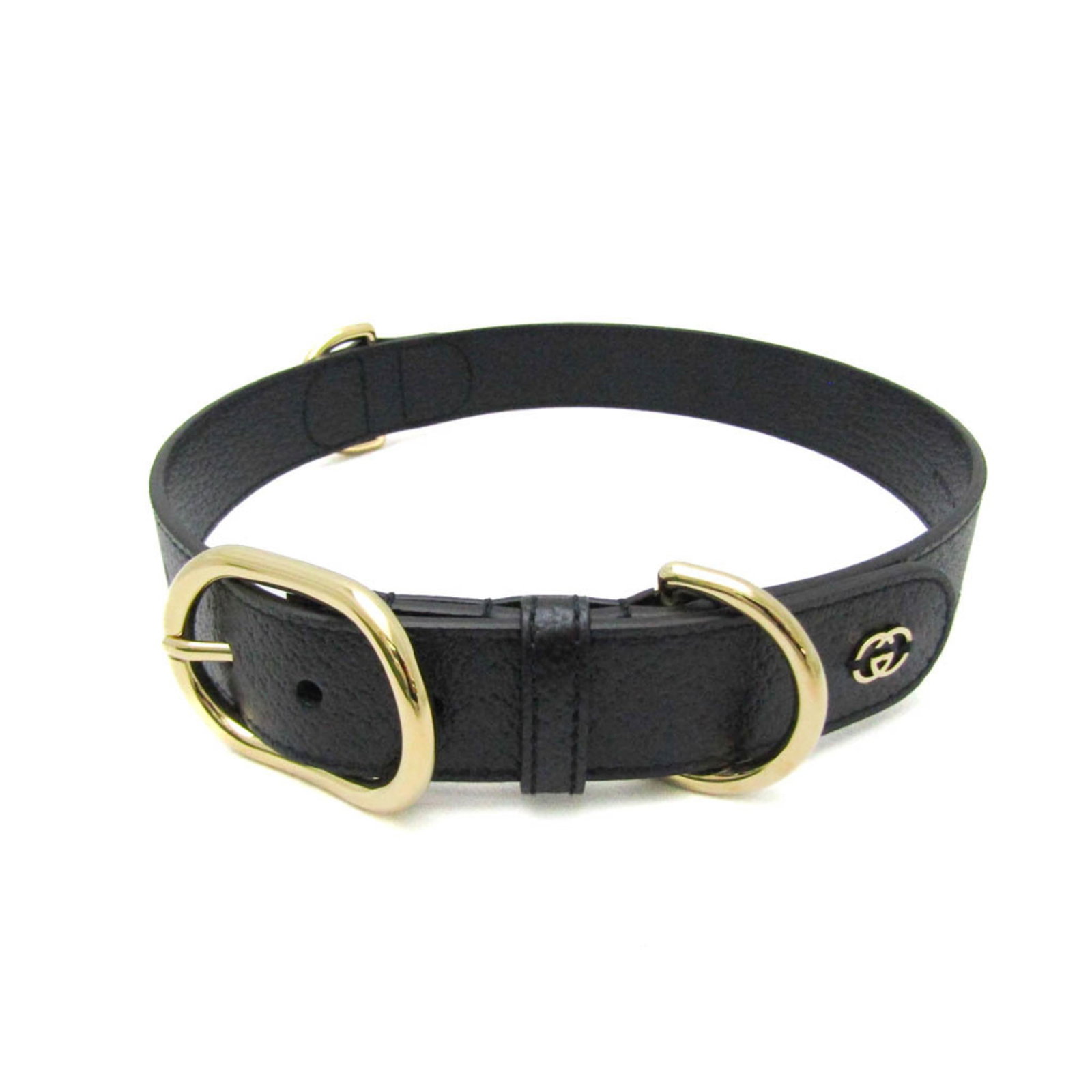 Gucci Collar Leather: Gucci Collar Leather Gucci's Interlocking G collar is a sleek and sophisticated accessory for dogs, crafted from high-quality black leather. Measuring 56-64cm in length and 3cm in width, this collar