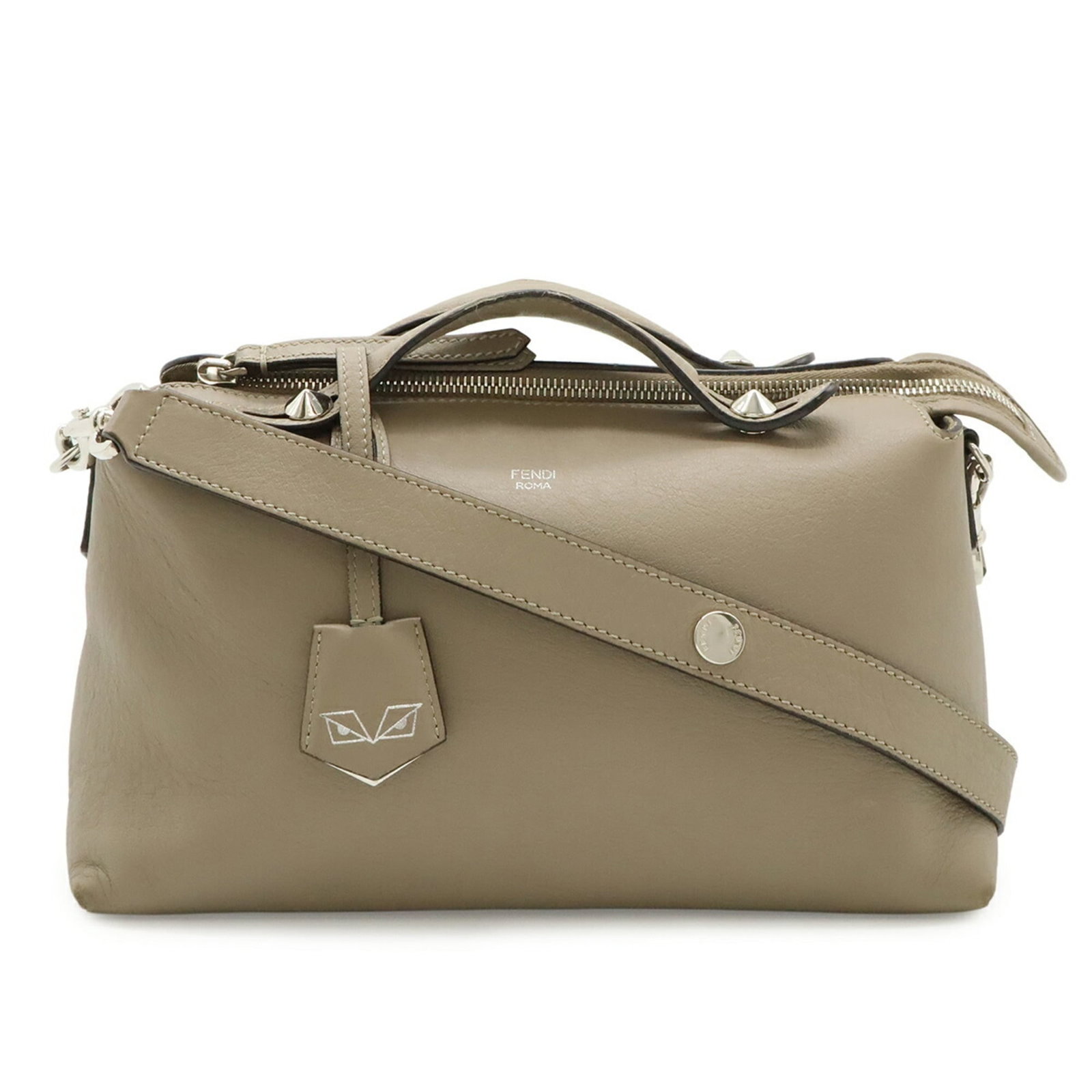 Shoulder Bag Leather Fendi Handbag: Shoulder Bag Leather Fendi Handbag The Fendi Country of Origin: Italy MPN: 8BL124 Type: Handbag, Shoulder bag Material: Leather Color: Grayish Gender: Women Size (HxWxD): 18cm x 28cm x 12.5cm /