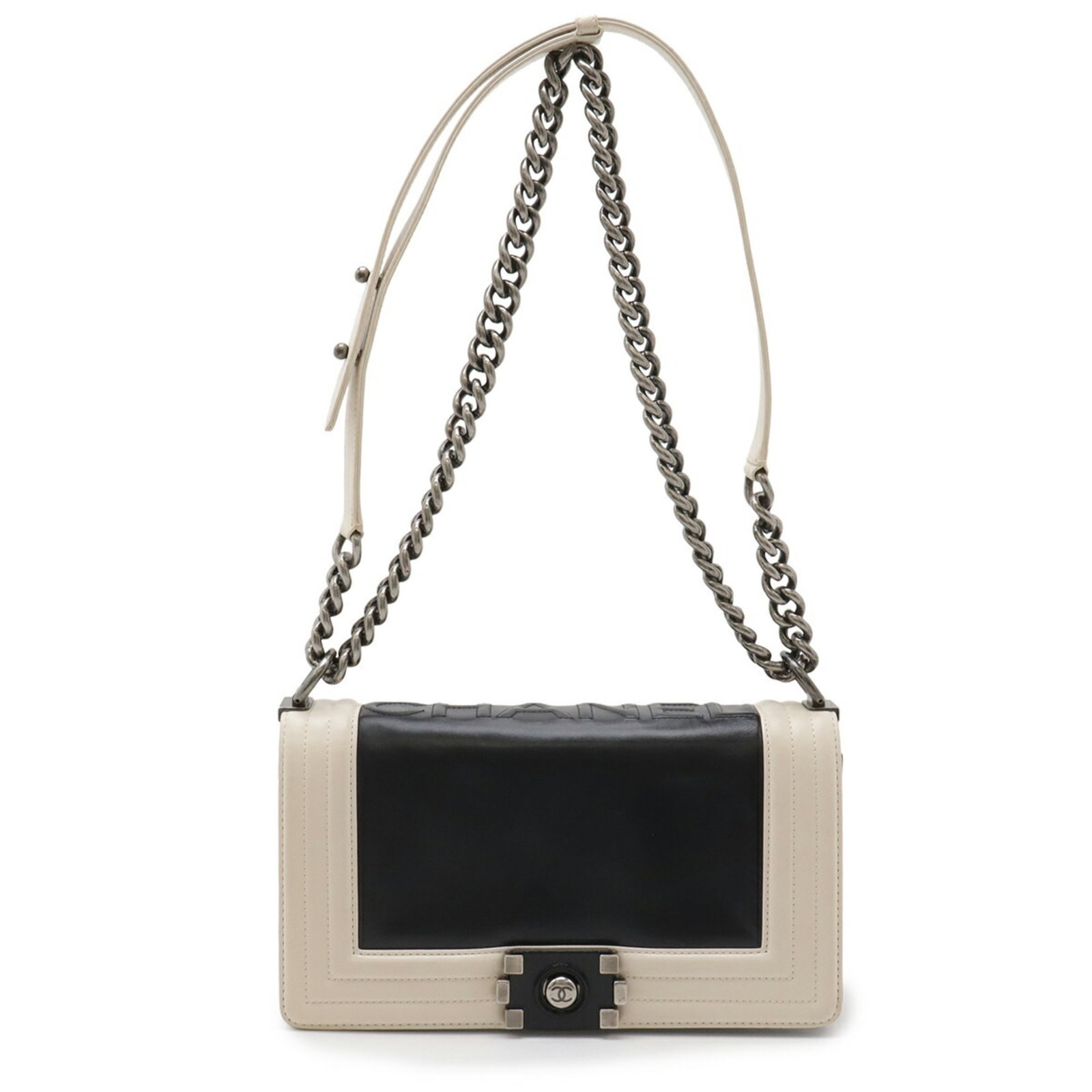 Shoulder Bag Leather Chanel: Shoulder Bag Leather Chanel Black leather shoulder bag from Chanel, measuring 15cm x 25cm x 7cm, with classic design and timeless style. This luxurious bag features high-quality leather construction a