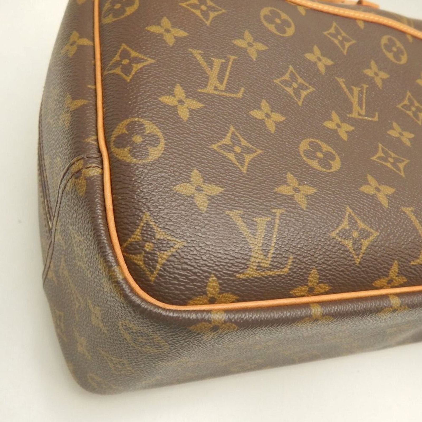 Louis Vuitton Monogram Handbag - 16