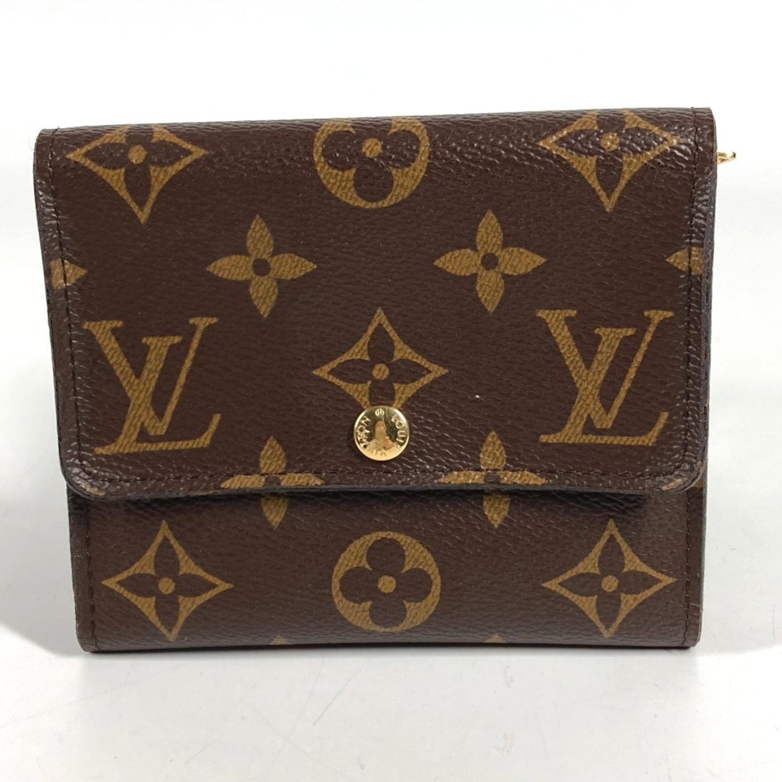 Canvas Monogram Wallet Card Louis Vuitton: Canvas Monogram Wallet Card Louis Vuitton Canvas Monogram Wallet Card Louis Vuitton is made from Monogram canvas, a signature material of the brand. This card wallet features the iconic Louis Vuitton