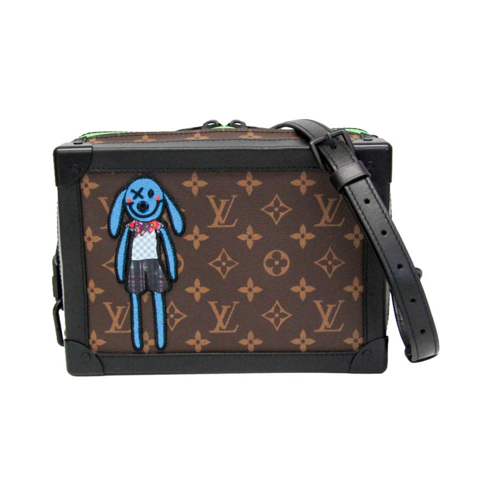 Louis Vuitton Monogram Leather Shoulder Bag: Louis Vuitton Monogram Leather Shoulder Bag The Louis Vuitton Monogram Leather Shoulder Bag is a timeless piece featuring the iconic monogram pattern, crafted from high-quality leather. With its spaci