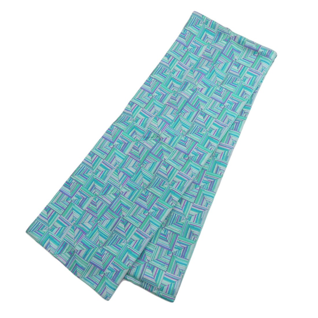 Hermes Silk Scarf Geometric Pattern: Hermes Silk Scarf Geometric Pattern Silk in a vibrant green hue, this Hermes scarf features a striking geometric pattern. Made from high-quality silk, the scarf's open closure allows for a sleek and