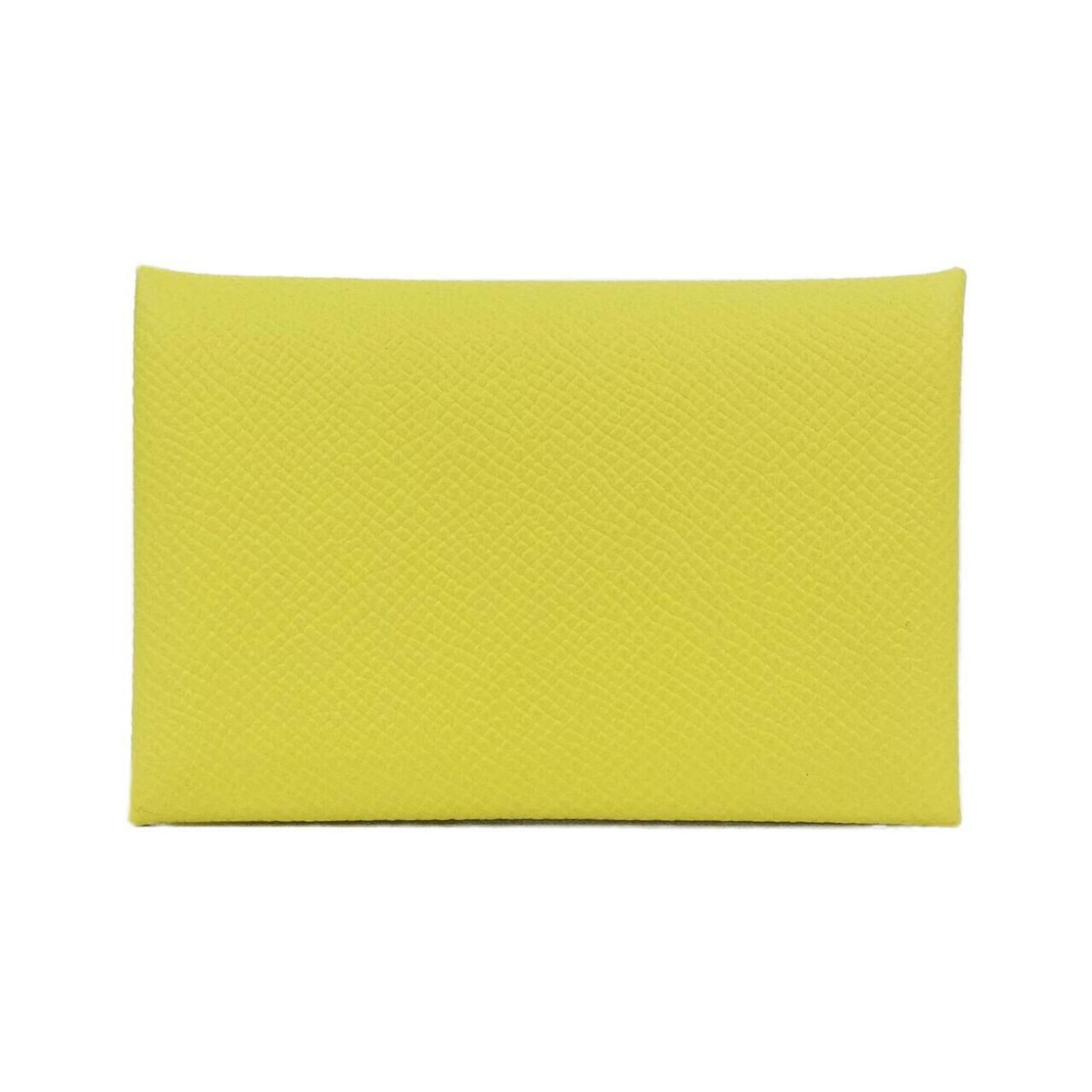 Epsom Leather Card Case Hermes: Epsom Leather Card Case Hermes Epsom leather card case from Hermes, featuring a vibrant lime color and sleek design. This compact case measures 7cm x 10.5cm x 1.5cm, making it a convenient accessory f