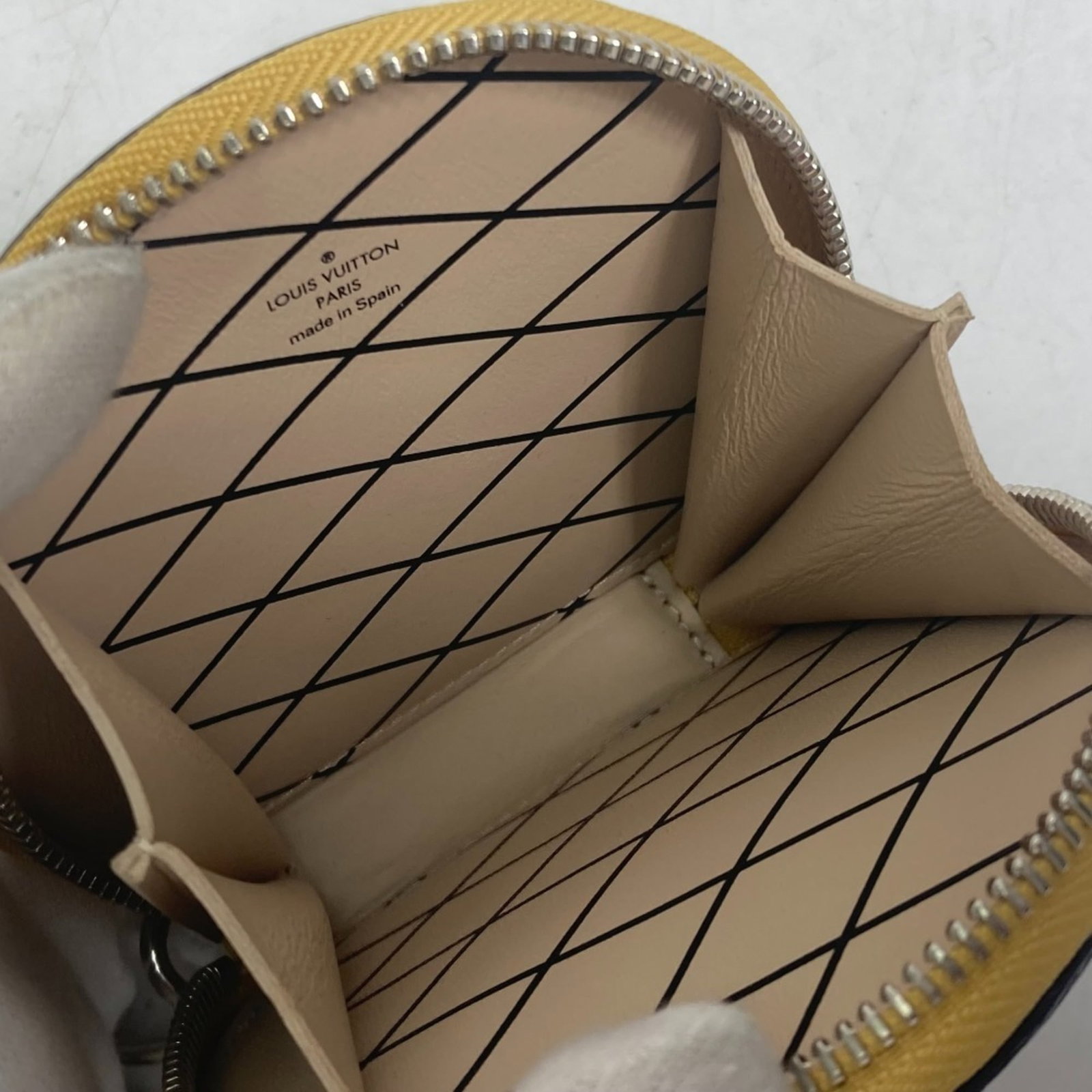 Louis Vuitton Coin Purse/ Coin Case - 10