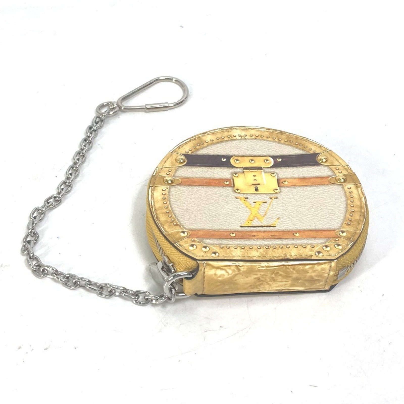 Louis Vuitton Coin Purse/ Coin Case: Louis Vuitton Coin Purse/ Coin Case The Louis Vuitton Coin Purse/ Coin Case is a sleek and stylish accessory, featuring the iconic brand's signature beige color and elegant design. This compact coin c