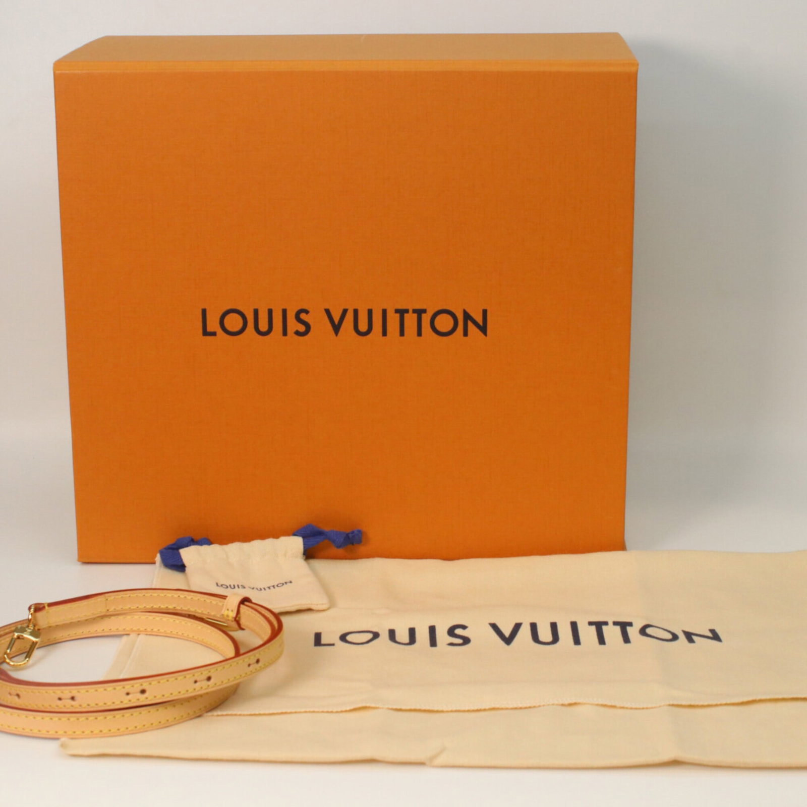 Louis Vuitton Monogram Handbag - 10