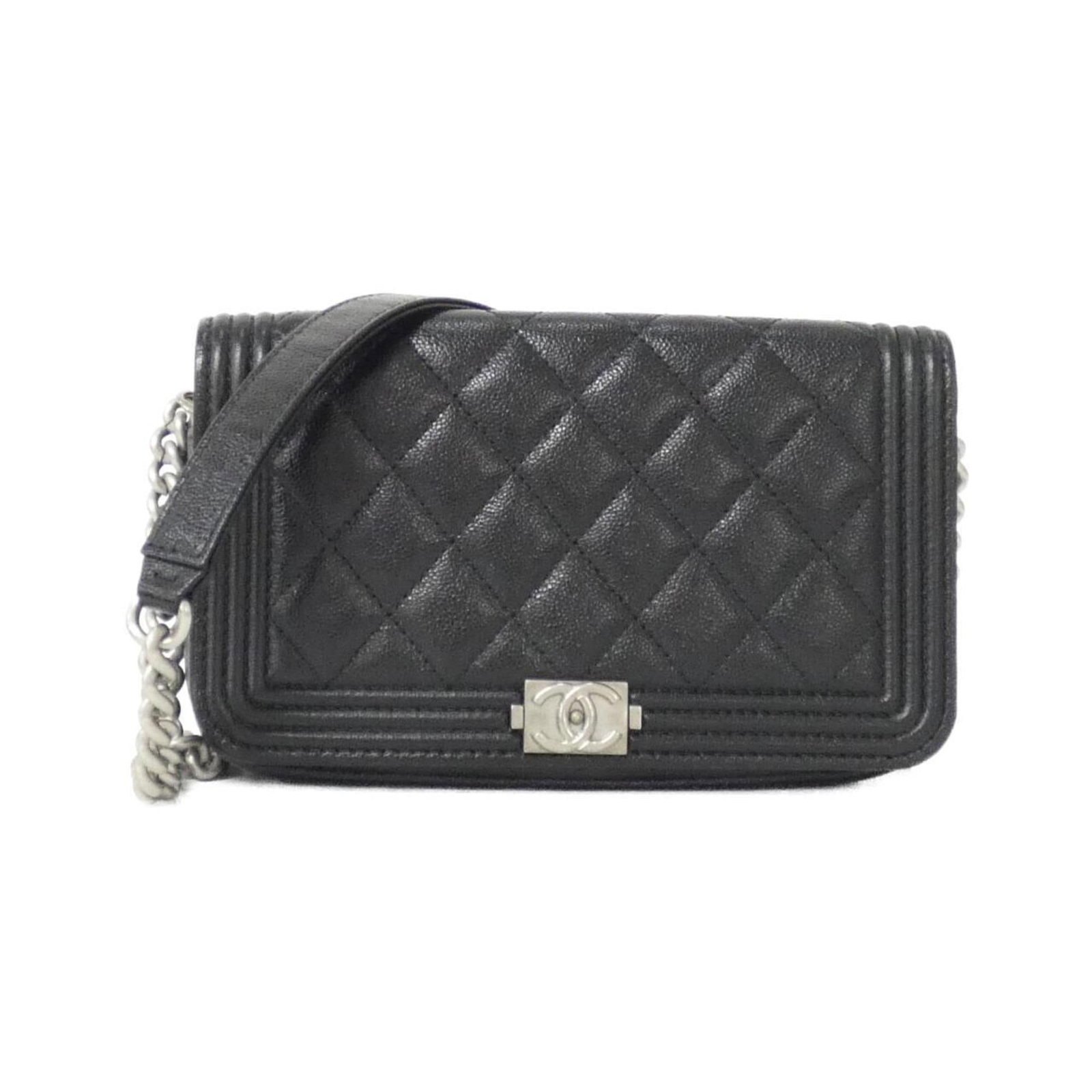 Others Leather Chanel: Others Leather Chanel Others Leather Chanel features a striking grained calfskin design, showcasing the rich texture and craftsmanship of this luxurious leather piece. Measuring 10.5cm x 17.5cm x