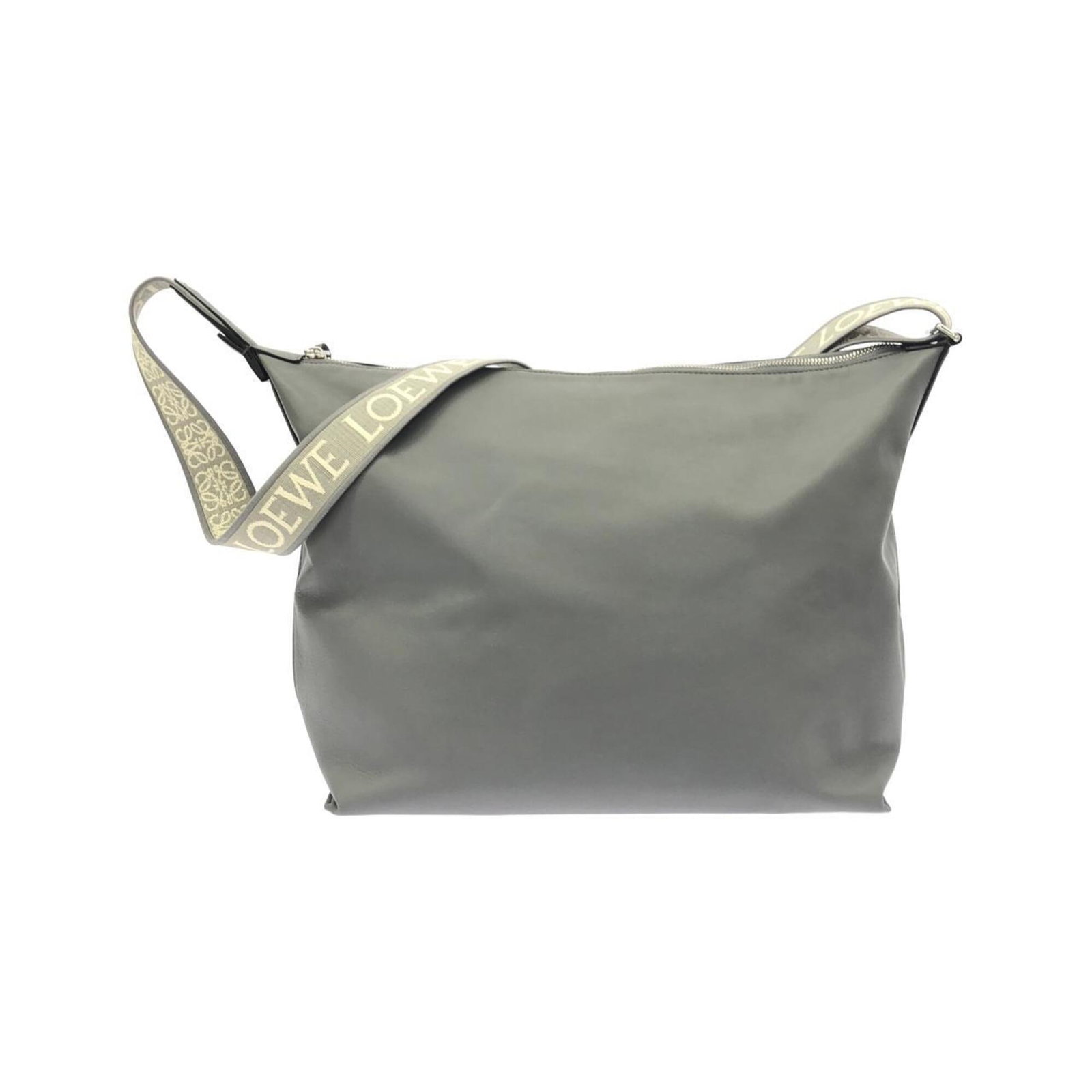 Shoulder Bag Leather: Shoulder Bag Leather Leather shoulder bag with a classic design, featuring a timeless gray color and a sturdy 30cm x 42cm x 13.5cm size. Made from high-quality calfskin leather, this bag is crafted wi