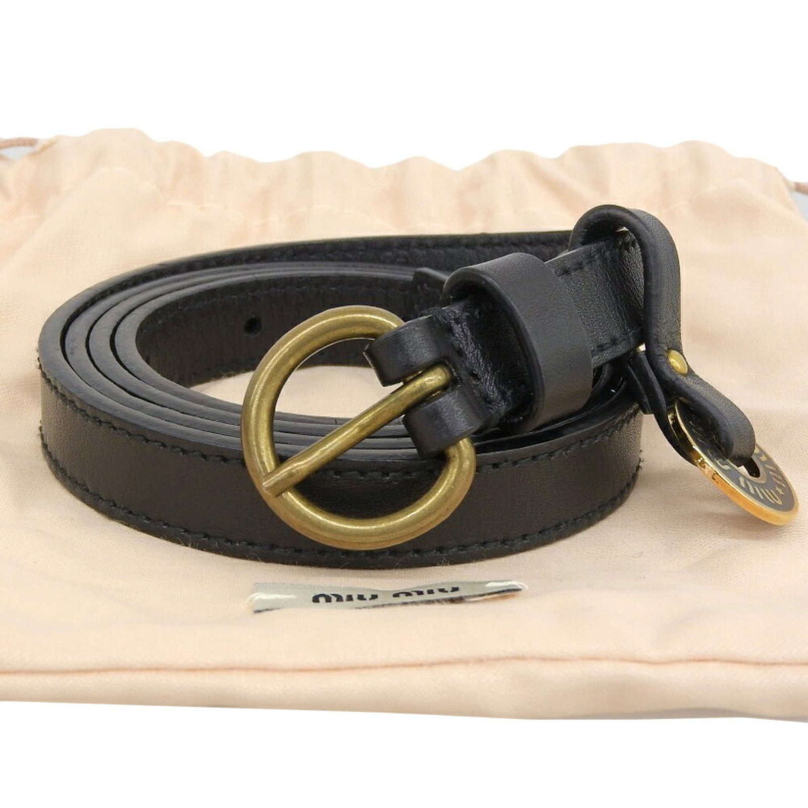 Standard Belt Miu: Standard Belt Miu Black leather standard belt from Miu Miu, available in a range of 80cm-90cm lengths, comes with a dust bag for storage. This belt features high-quality leather material and a