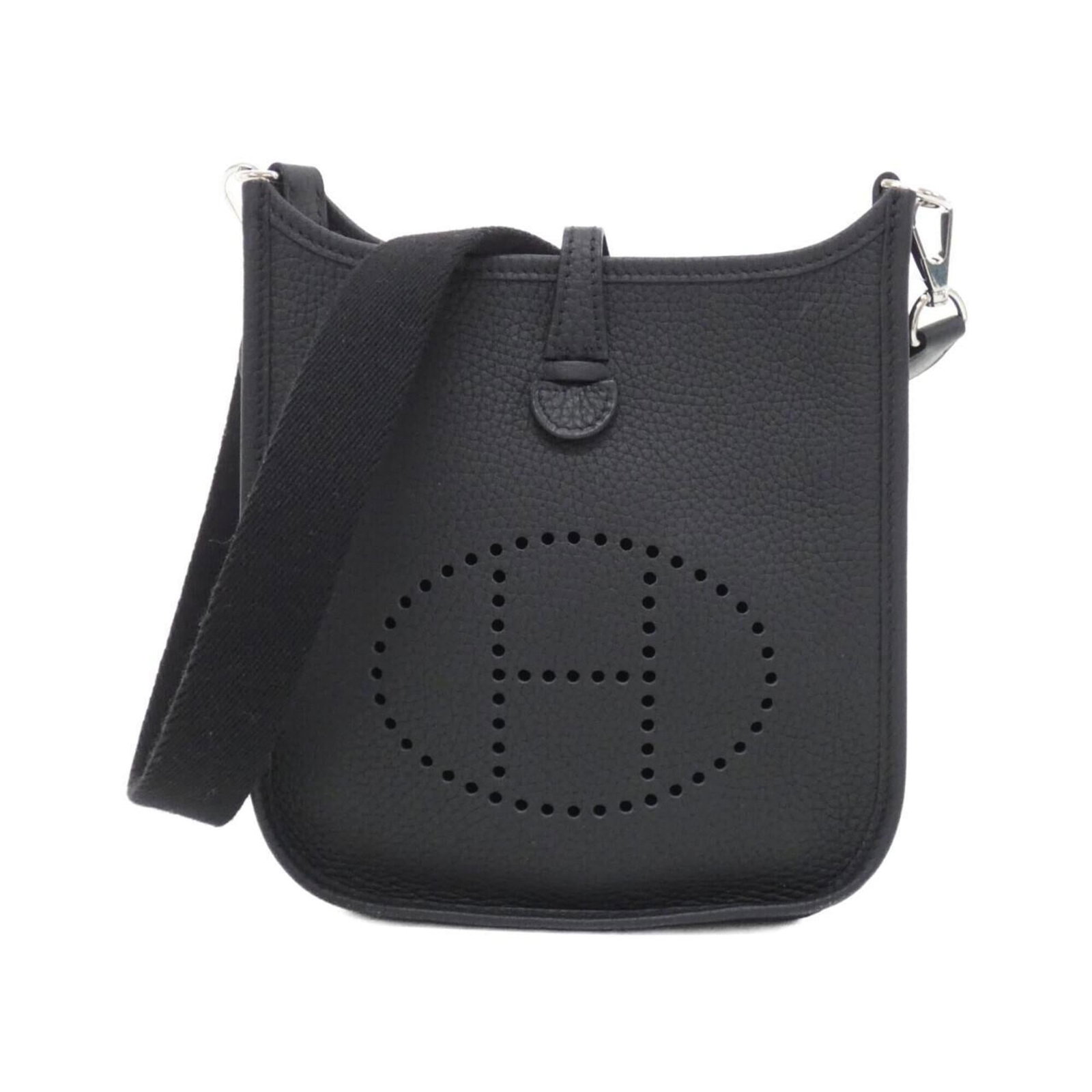 Hermes Shoulder Bag Taurillon Clemence Leather: Hermes Shoulder Bag Taurillon Clemence Leather The Taurillon Clemence Leather shoulder bag from Herm?s boasts sleek, understated design with its classic black color and refined 18cm x 17cm x 6cm