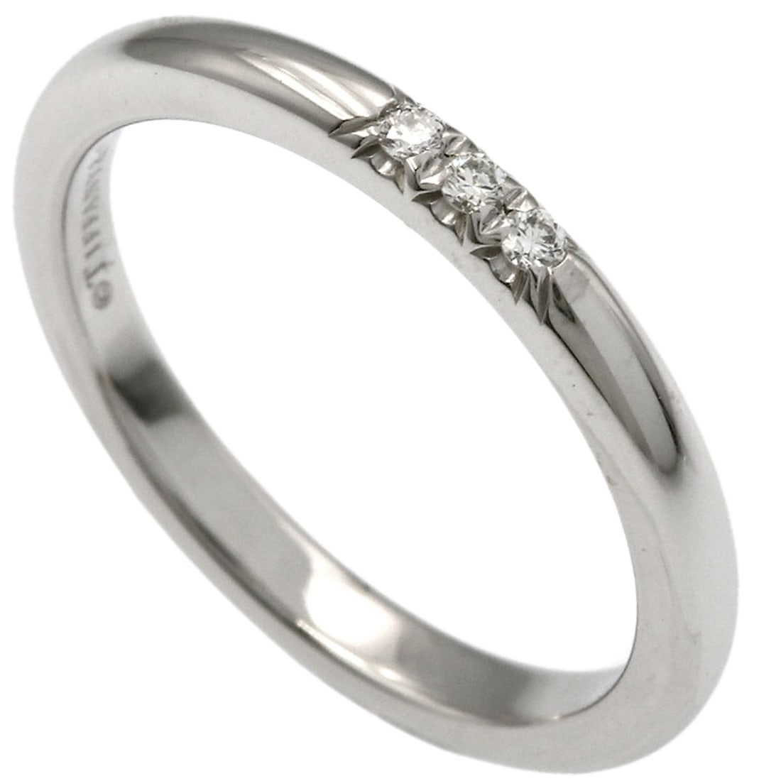 Tiffany&Co. Forever 3P Diamond Ring Platinum Pt950: Tiffany&Co. Forever 3P Diamond Ring Platinum Pt950 Platinum Pt950 Tiffany&Co. Forever 3P Diamond Ring, featuring a stunning silver diamond set in a sleek platinum band, is a timeless piece of