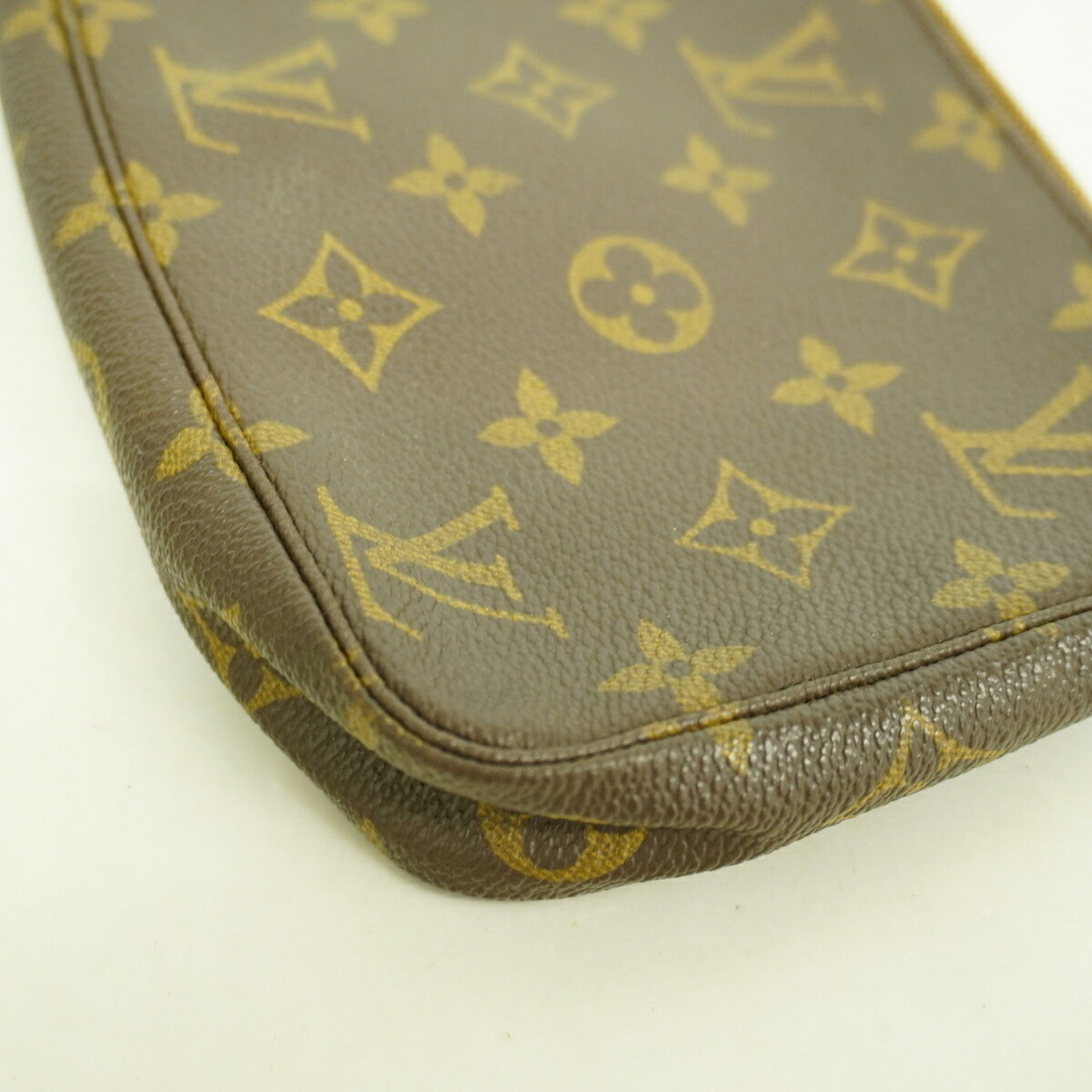 Louis Vuitton Pouch - 9