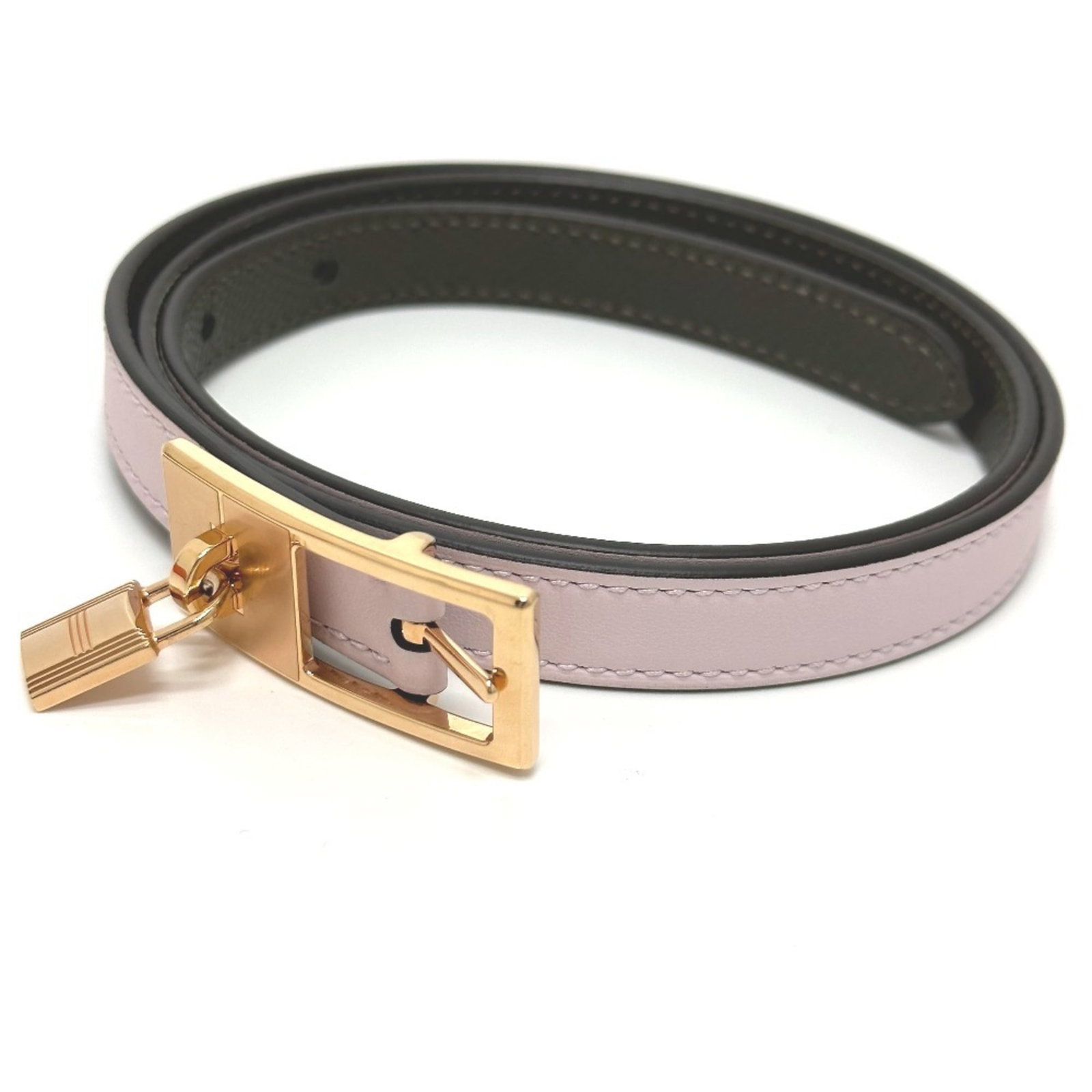 Hermes Standard Belt: Hermes Standard Belt Epsom leather and Swift leather combine in this standard belt from Hermes, available in khaki and pink hues. The belt's 72cm-77cm length and 1.4cm width make it a versatile