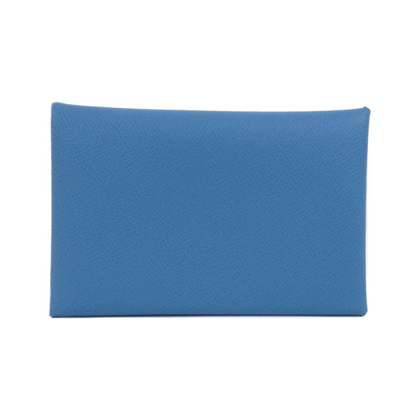 Card Case Hermes Wool: Card Case Hermes Wool The Card Case Hermes Wool is a unique accessory made from high-quality wool, featuring a striking blue color. Measuring 7cm x 11cm x 1.5cm, it comes in a compact size and is
