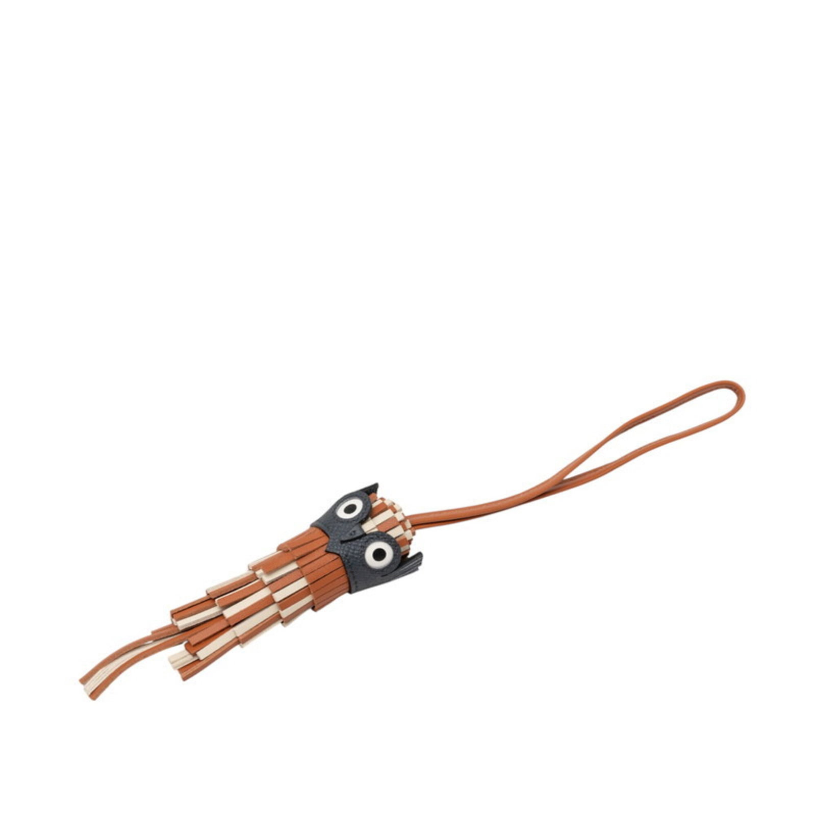 Epsom Leather Swift Hermes Agneau Milo Leather: Epsom Leather Swift Hermes Agneau Milo Leather Agneau Milo, Epsom leather, and Swift leather come together in this elegant keyring, measuring 13cm x 3.5cm. The gold charm adds a touch of sophisticatio