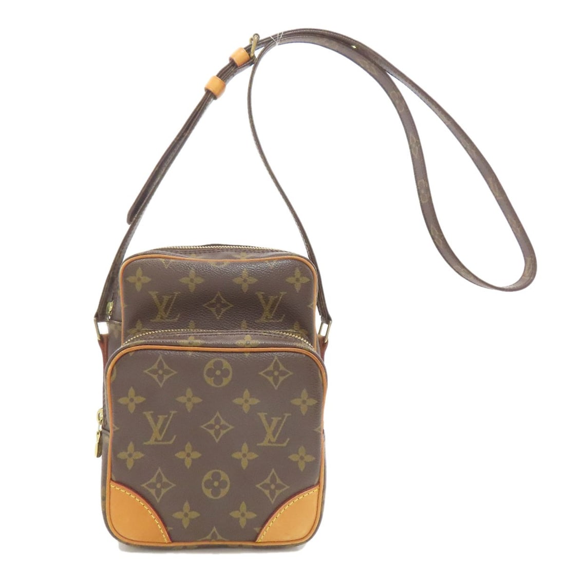 Monogram Canvas Louis Vuitton M45236 Amazon Shoulder Bag: Monogram Canvas Louis Vuitton M45236 Amazon Shoulder Bag Monogram canvas exterior adds a touch of classic elegance to this brown shoulder bag from LOUIS VUITTON. The iconic M45236 style is