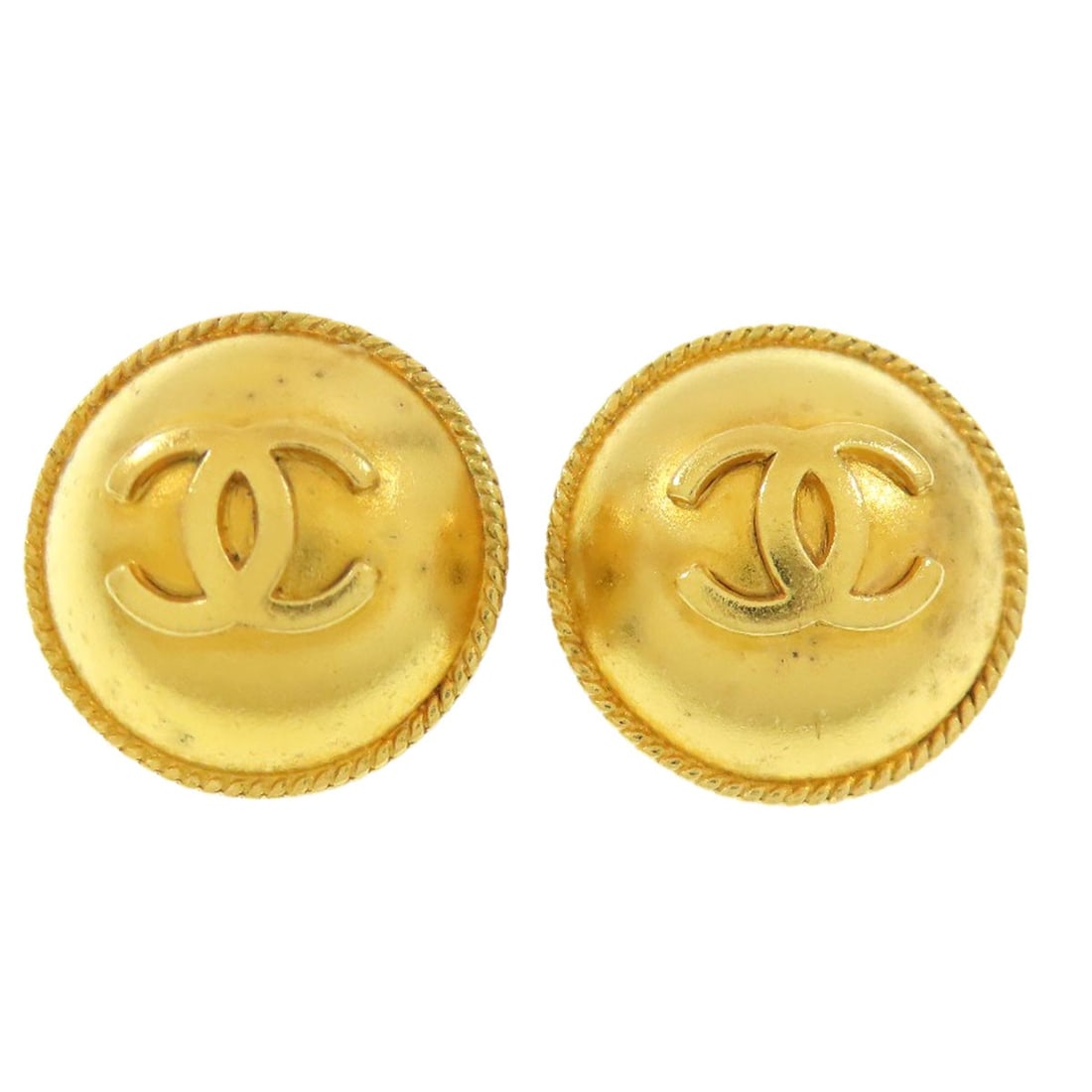 Metal Mark Coco Chanel Earring: Metal Mark Coco Chanel Earring Metal Mark Coco Chanel Earring is made of metal and features a gold exterior. The earring bears a signature, but its authenticity cannot be verified. This earring is a m