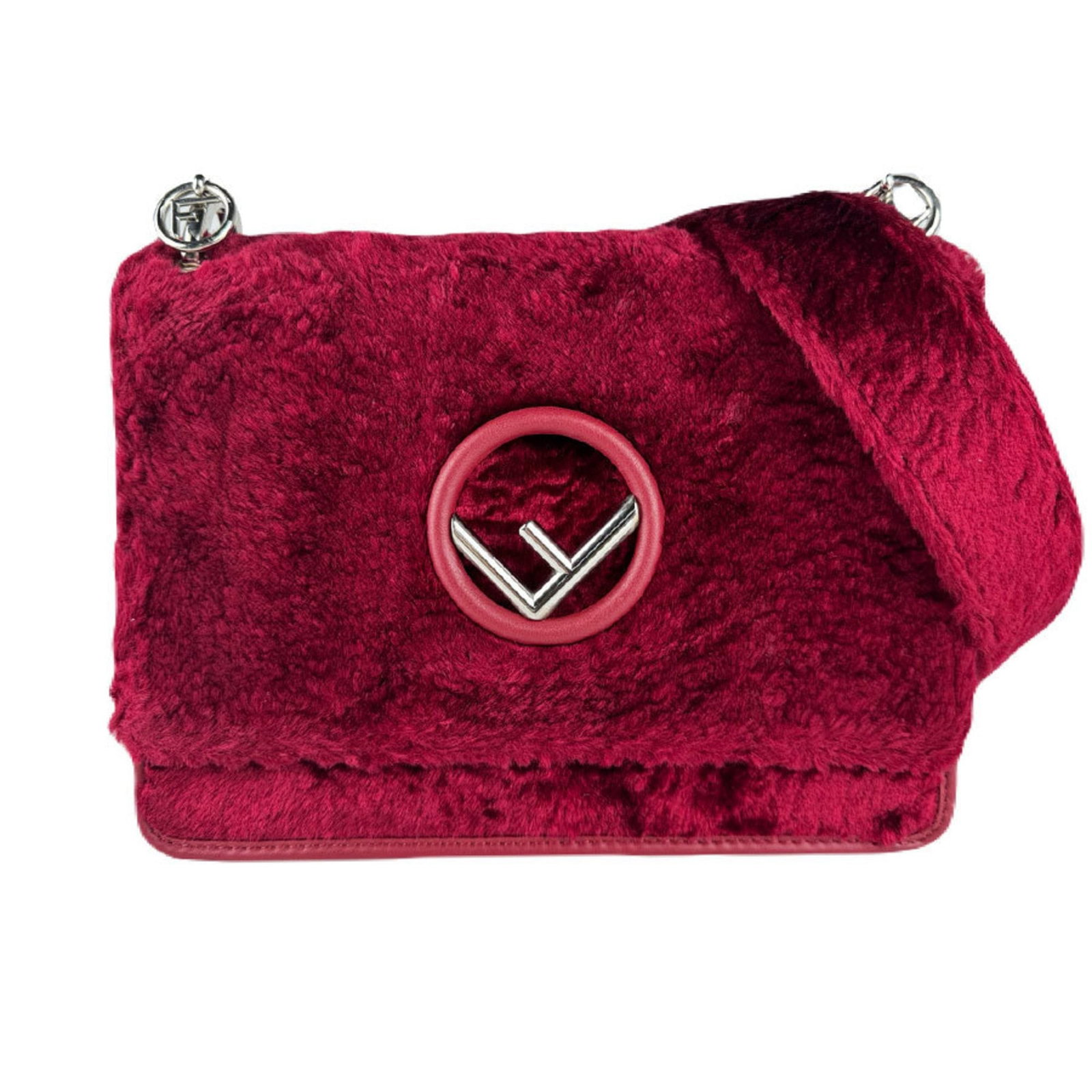 Shoulder bag fur Fendi: Shoulder bag fur Fendi Red Fendi shoulder bag made from high-quality fur, measuring 20cm x 24cm x 6cm. This stylish bag features a vibrant red color and is crafted from luxurious materials. The Italia