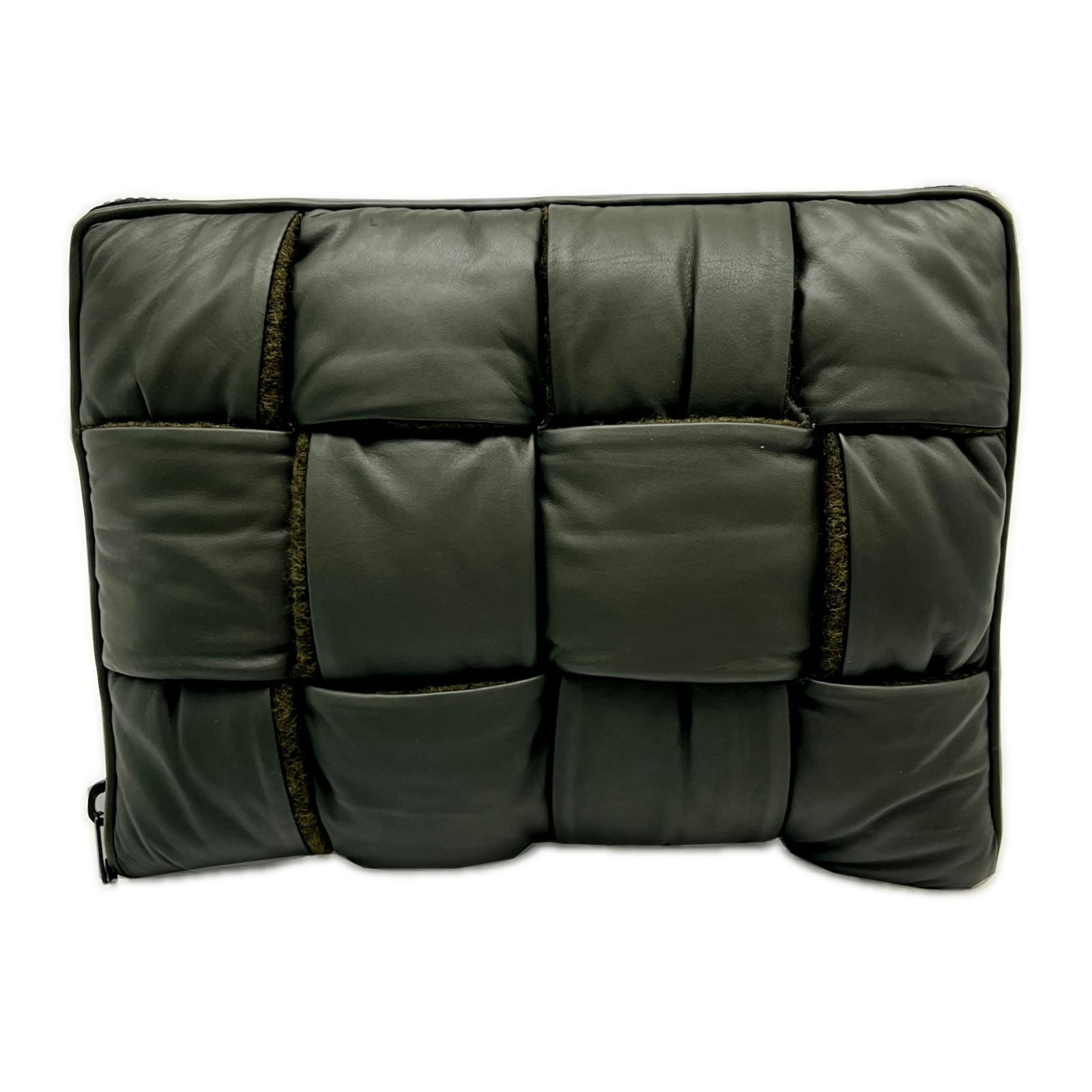 Case Leather Document Bottega Veneta Clutch Bag: Case Leather Document Bottega Veneta Clutch Bag Bottega Veneta's Case Leather Document Clutch Bag is a stylish and functional accessory made from high-quality lambskin leather. The khaki color and