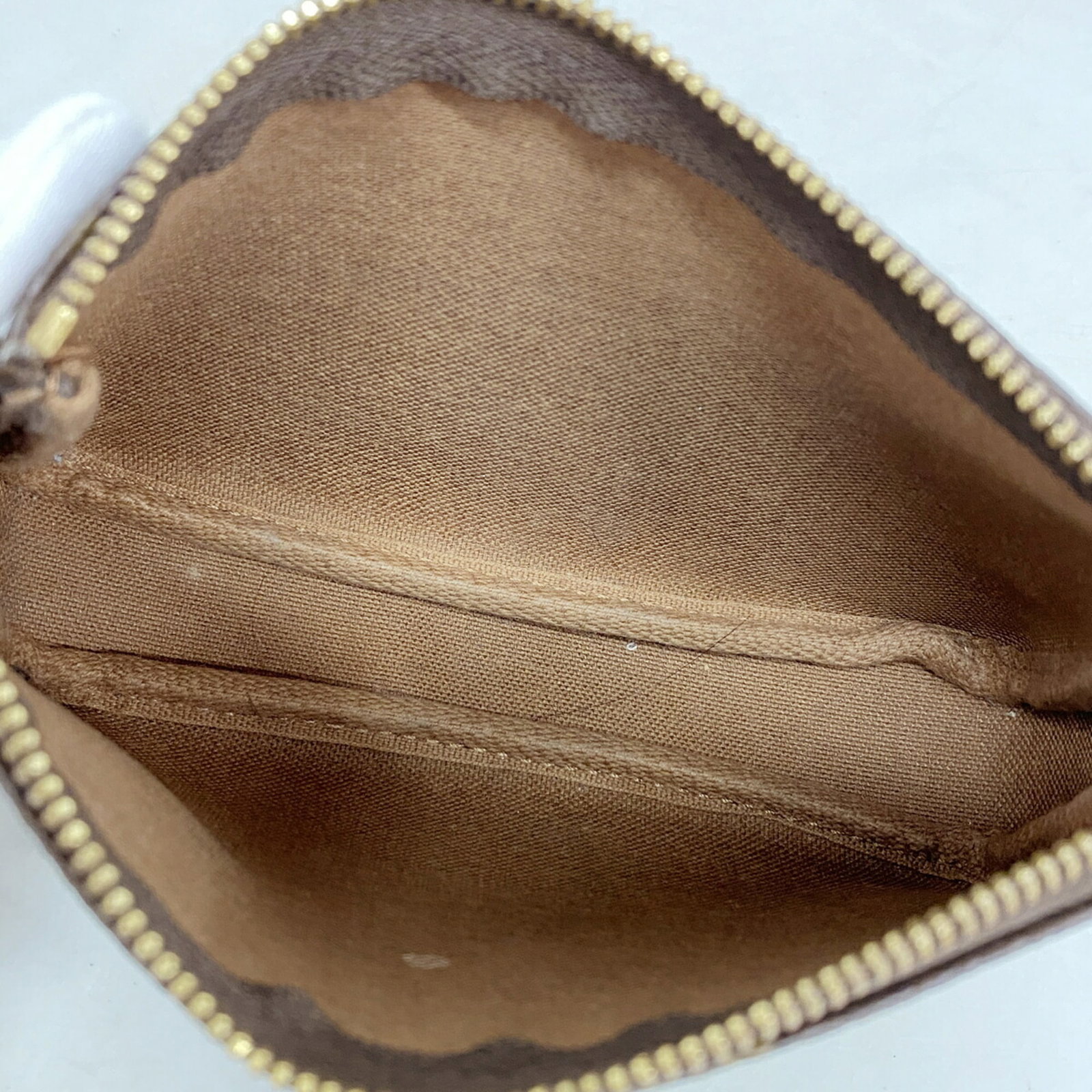 Louis Vuitton Pouch - 4