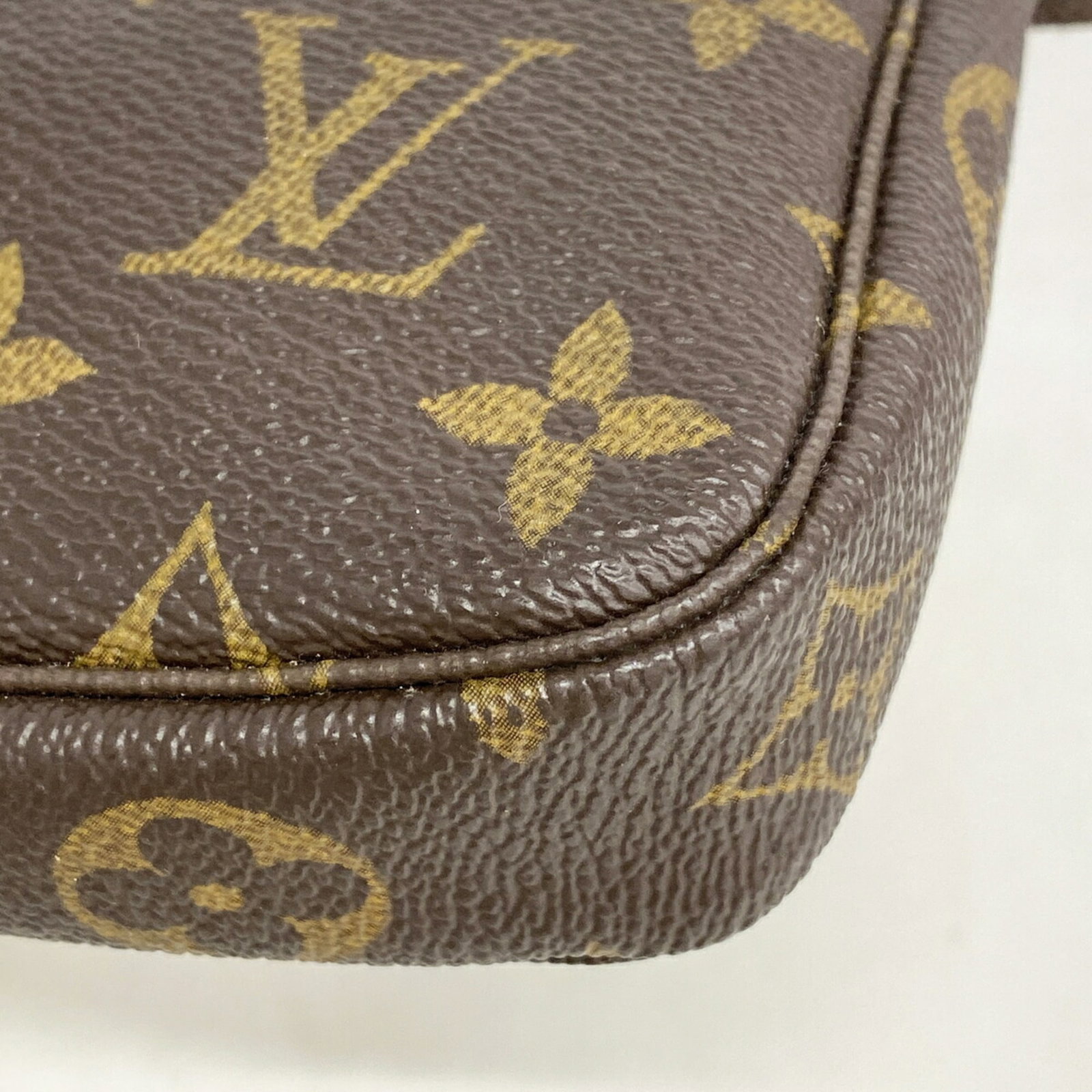 Louis Vuitton Pouch - 6
