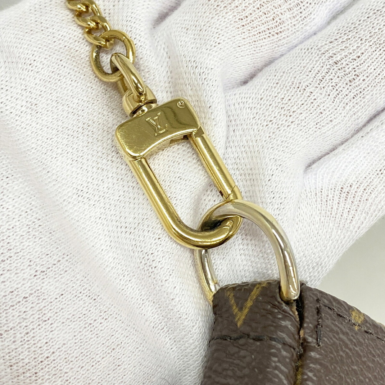 Louis Vuitton Pouch - 8