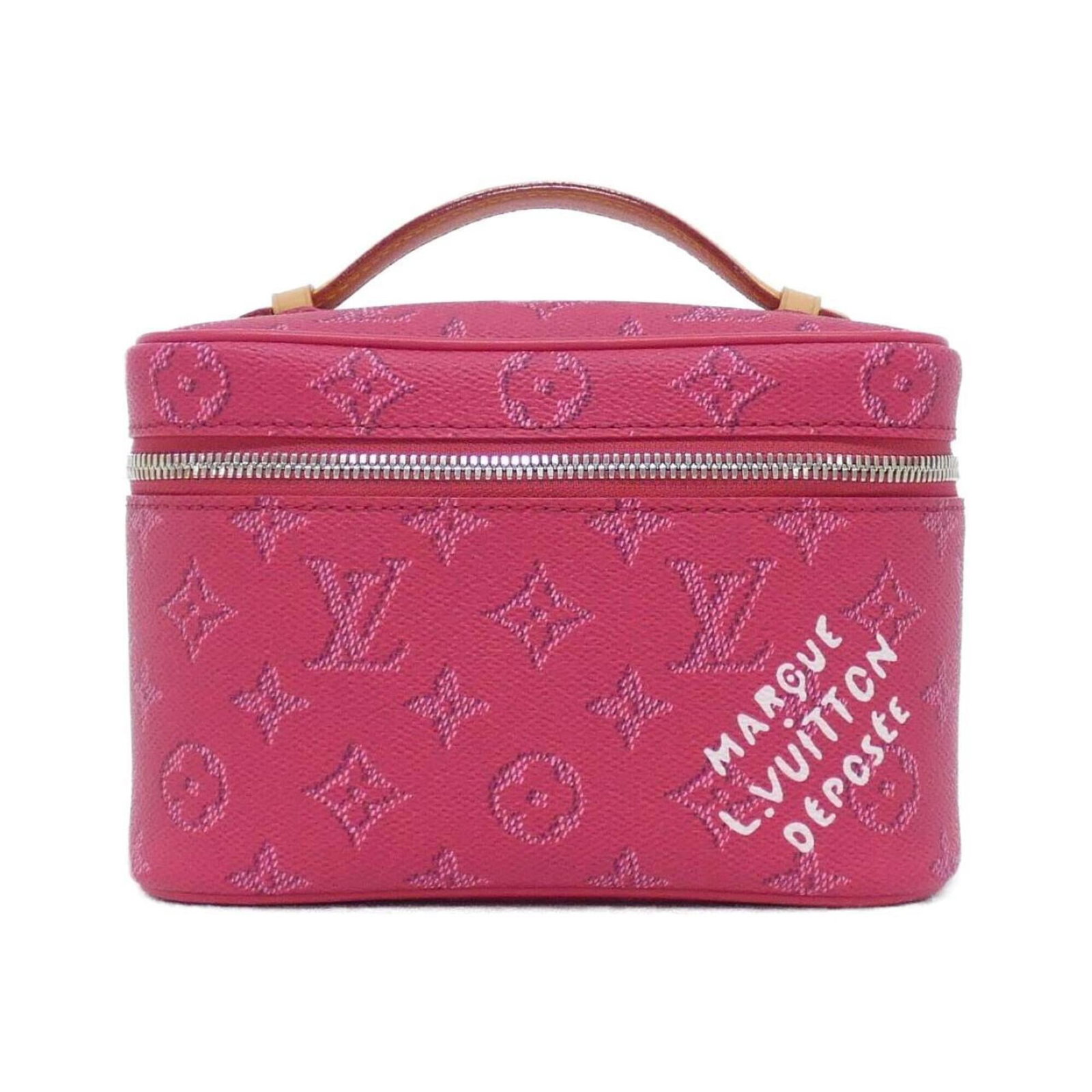Louis Vuitton Handbag Coated Canvas: Louis Vuitton Handbag Coated Canvas The Louis Vuitton Handbag Coated Canvas is a striking red handbag with silver hardware, measuring 13cm x 20cm x 12cm. Made from coated canvas, this stylish bag