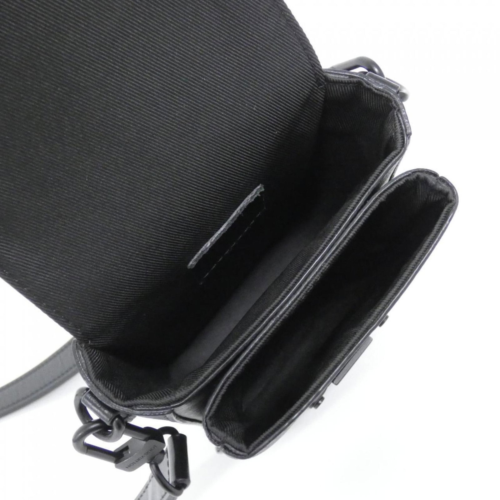 Monogram Eclipse Vuitton Bag Shoulder Louis - 8